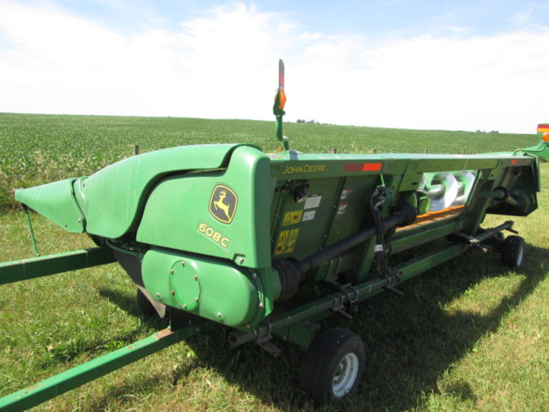 2014 JD 608C STALKMASTER CHOPPING CORN HEAD; HEADER CONTROL; ROW SENSE;STALK STOMPERS - Image 5 of 17