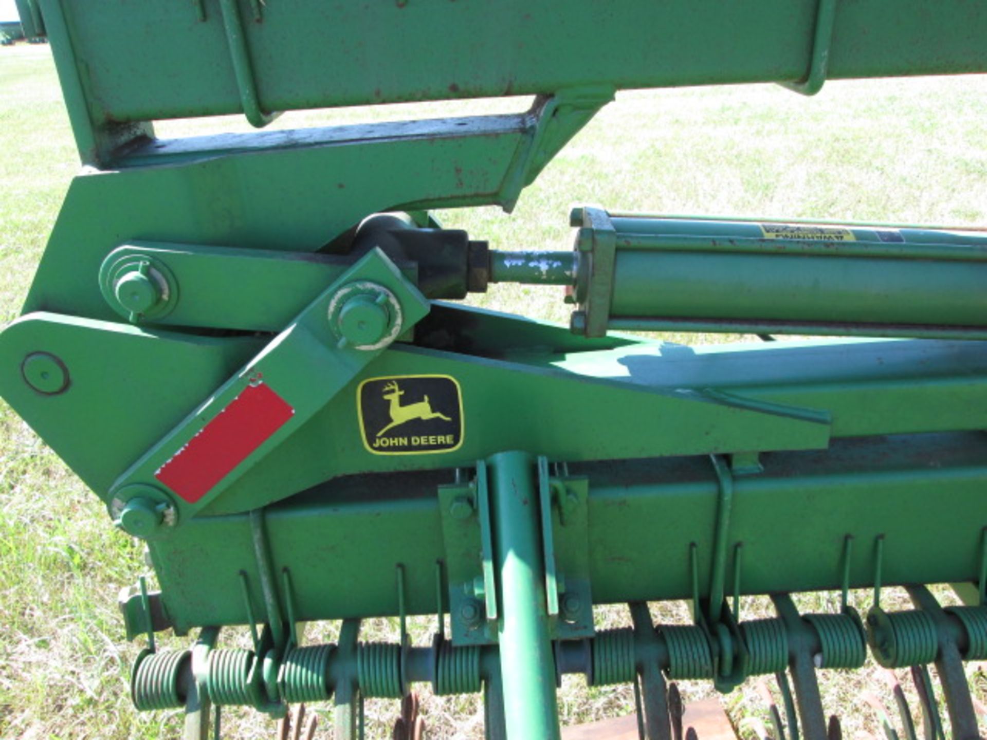 JD 430 FLAT FOLD ROTARY HOE; LIKE NEW - Image 5 of 8