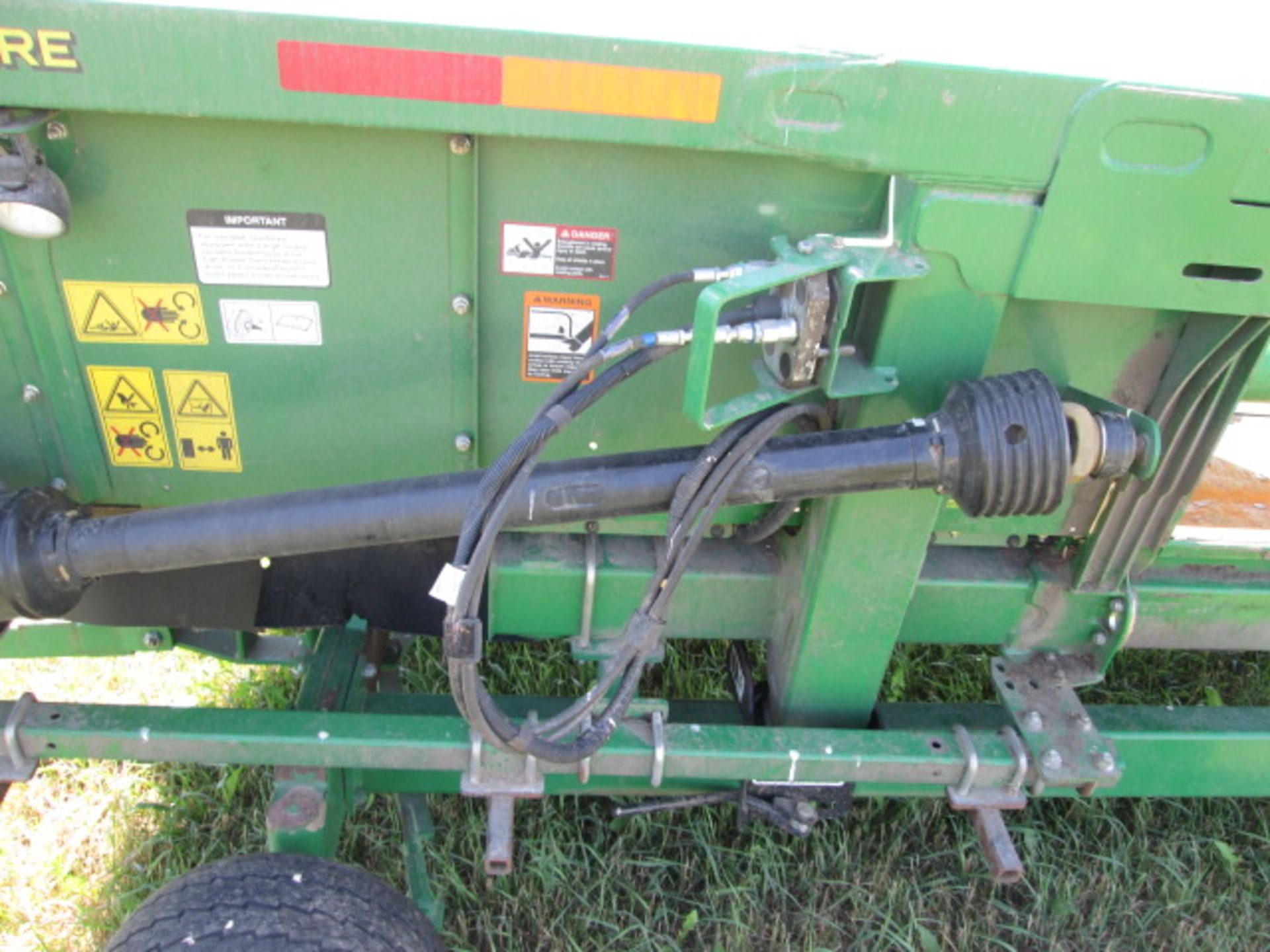 2014 JD 608C STALKMASTER CHOPPING CORN HEAD; HEADER CONTROL; ROW SENSE;STALK STOMPERS - Image 13 of 17