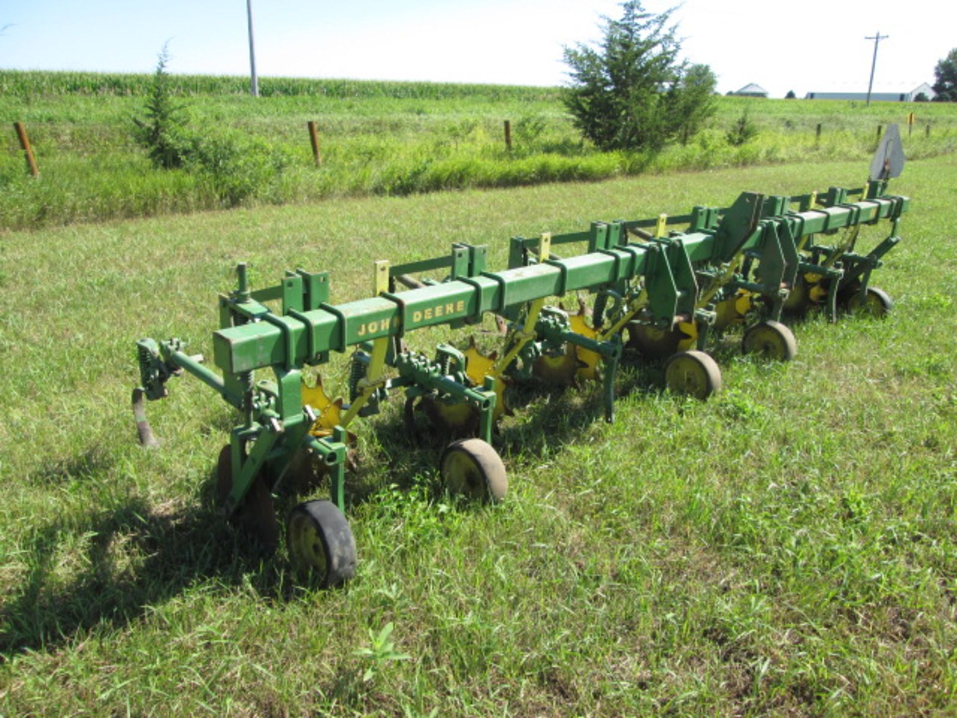 JD RM 630 CULTIVATOR - Image 2 of 7
