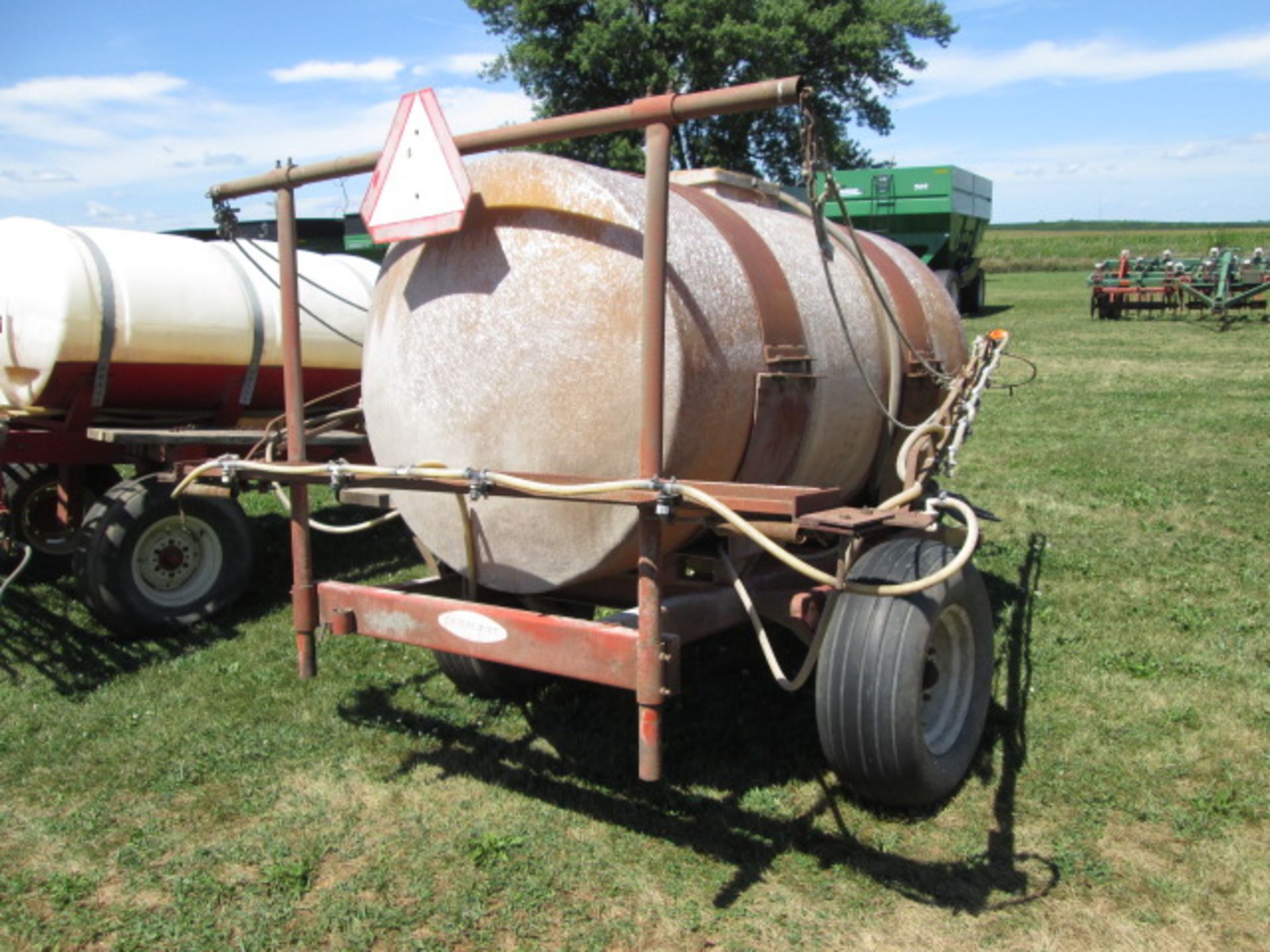 500 GALLON PULL SPRAYER - Image 3 of 6