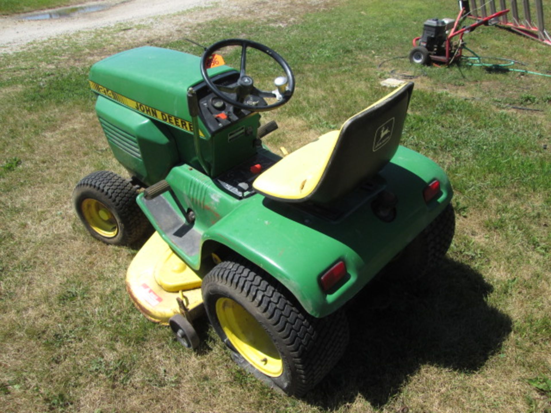 JD 214 LAWN TRACTOR SN- 192747M - Image 3 of 7