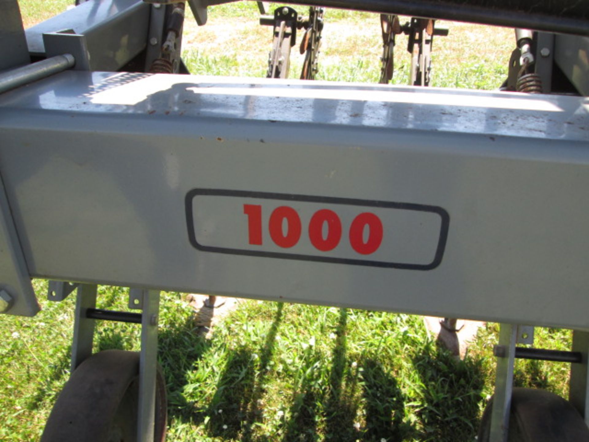 HINIKER 1000 12R30 CULTIVATOR, ROLLING SHIELDS, LIKE NEW - Image 9 of 10