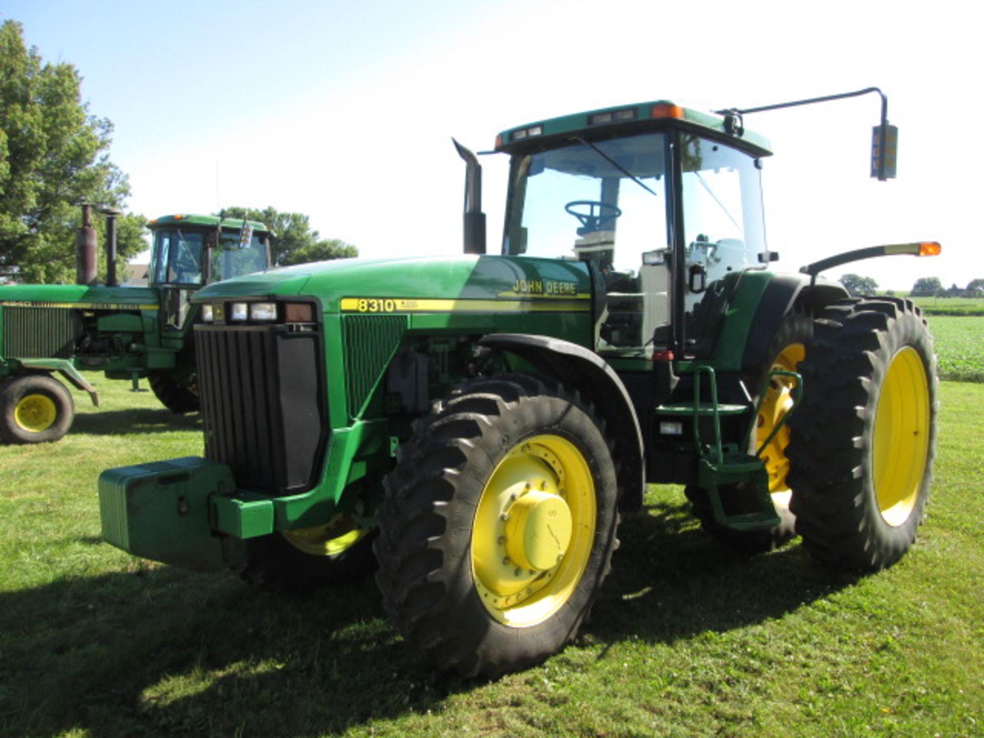 2001 JD 8310 MFWD; 18.4X46 DUALS; 3 HYDR; REAR WTS; 3635 HRS