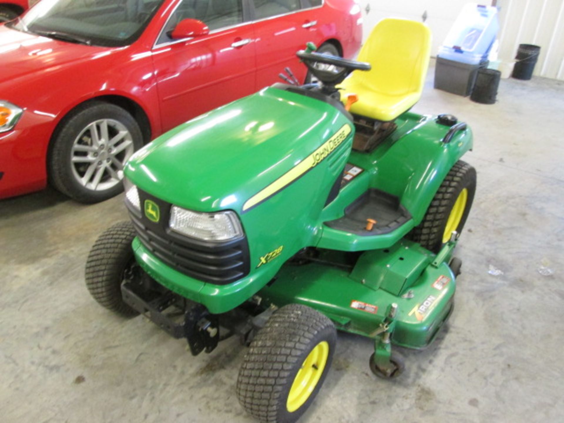 2007 JD X728 4WD MOWER; 60” DECK, GAS; 626 HRS