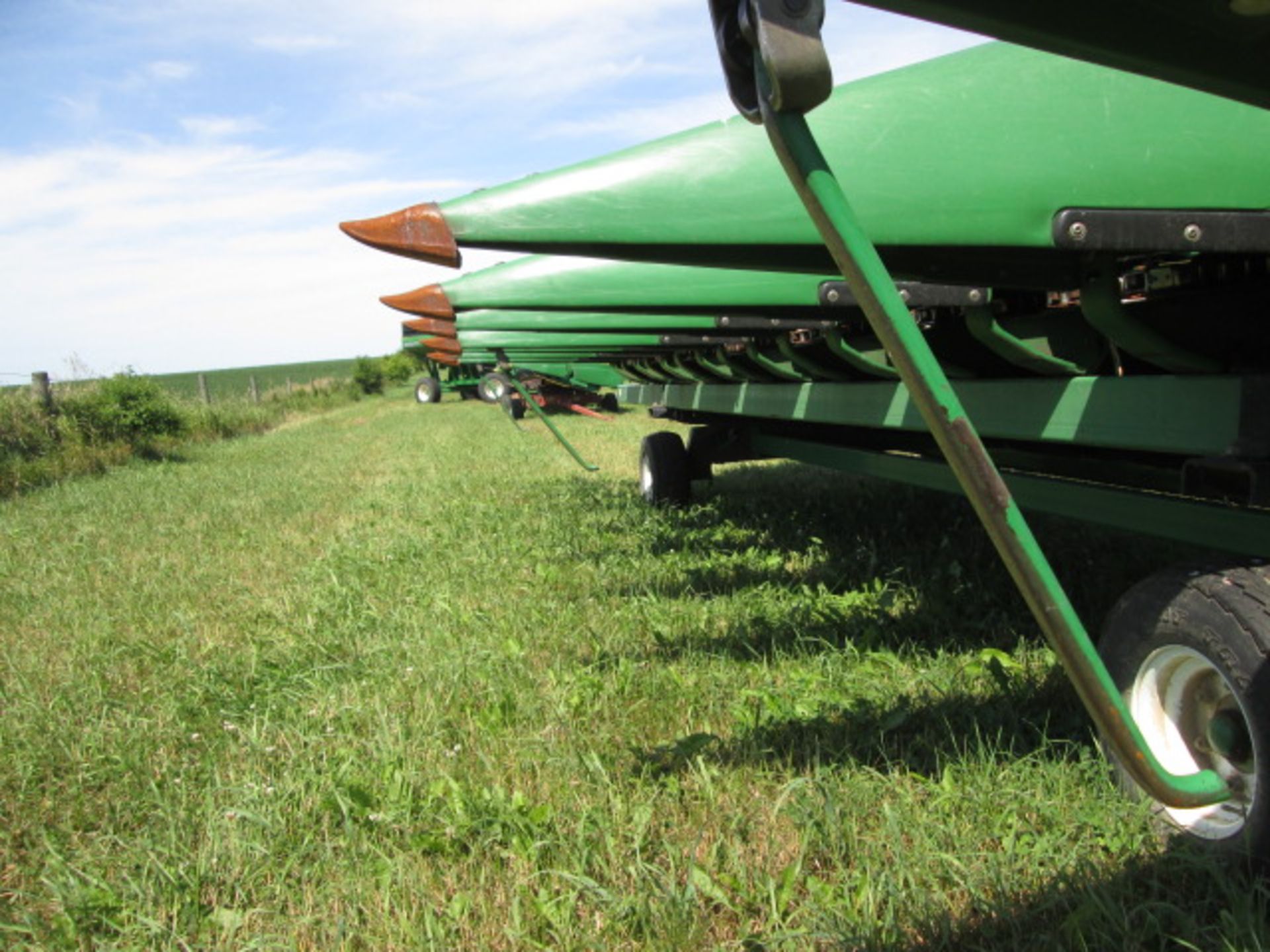 2014 JD 608C STALKMASTER CHOPPING CORN HEAD; HEADER CONTROL; ROW SENSE;STALK STOMPERS - Image 12 of 17