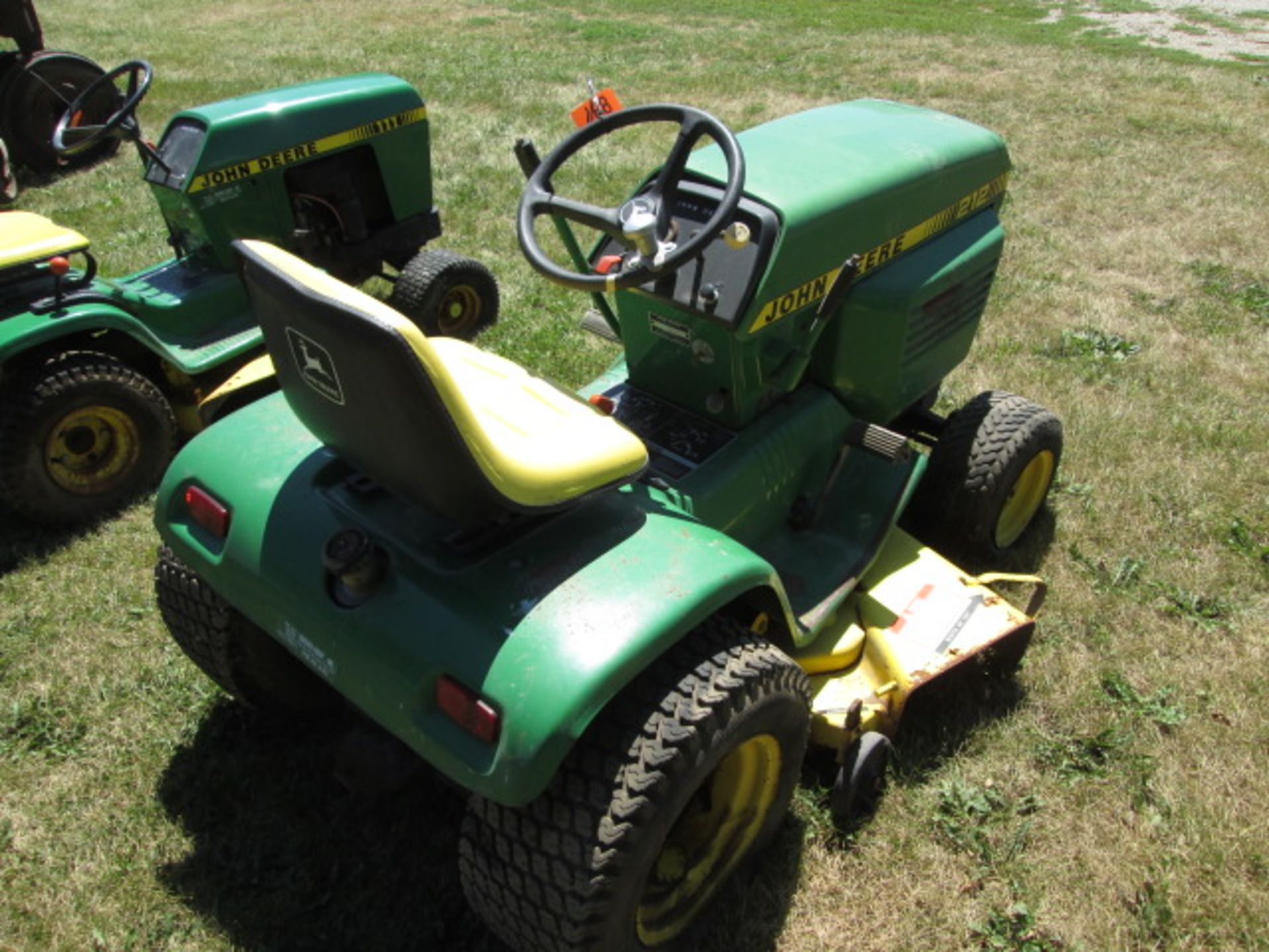 JD 212 LAWN TRACTOR SN- 096808M - Image 4 of 7