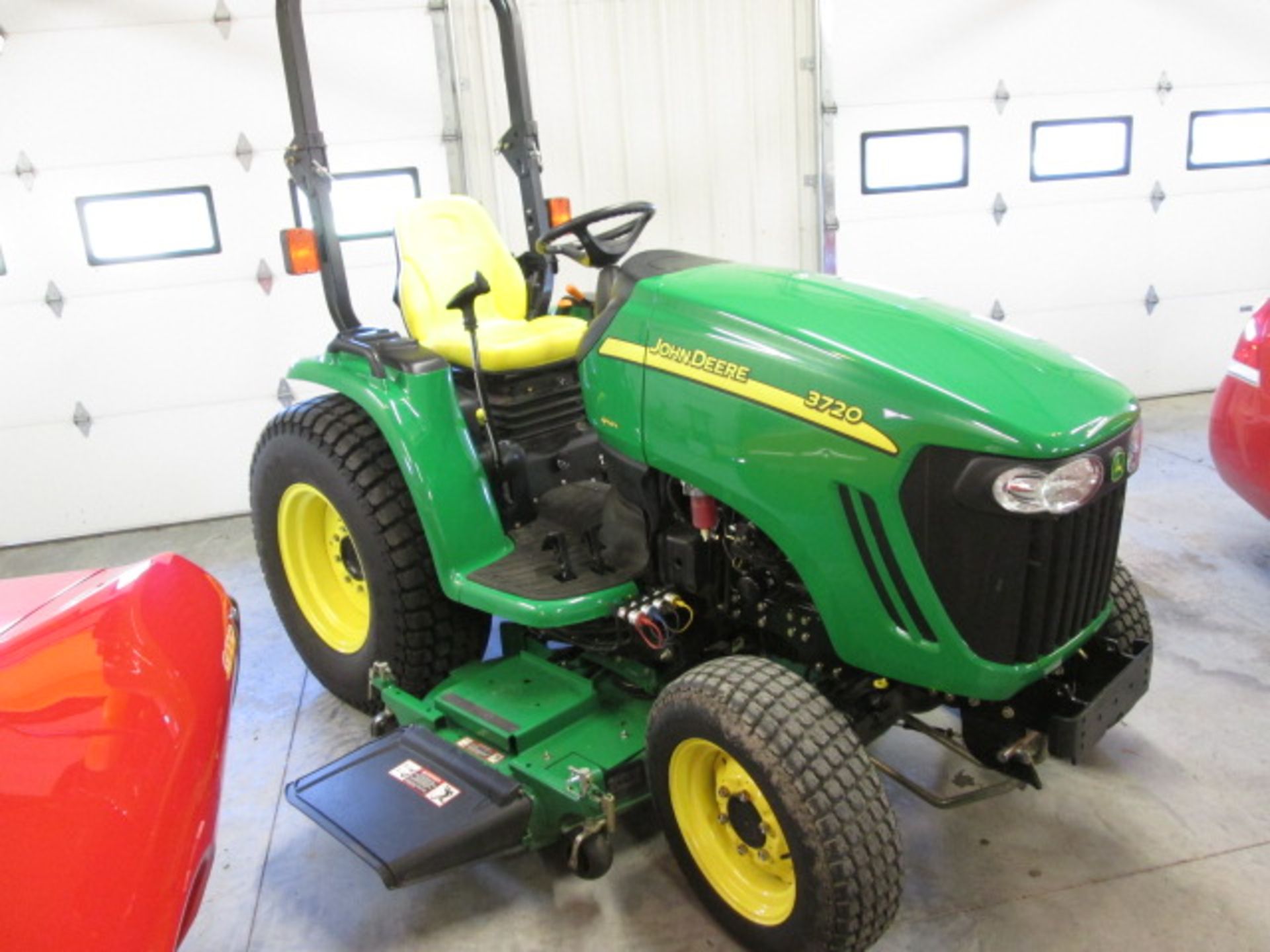 2011 JD 3720 MFWD COMPACT TRACTOR, 72” DECK;HYDRO; 40 HRS;LIKE NEW - Image 2 of 14