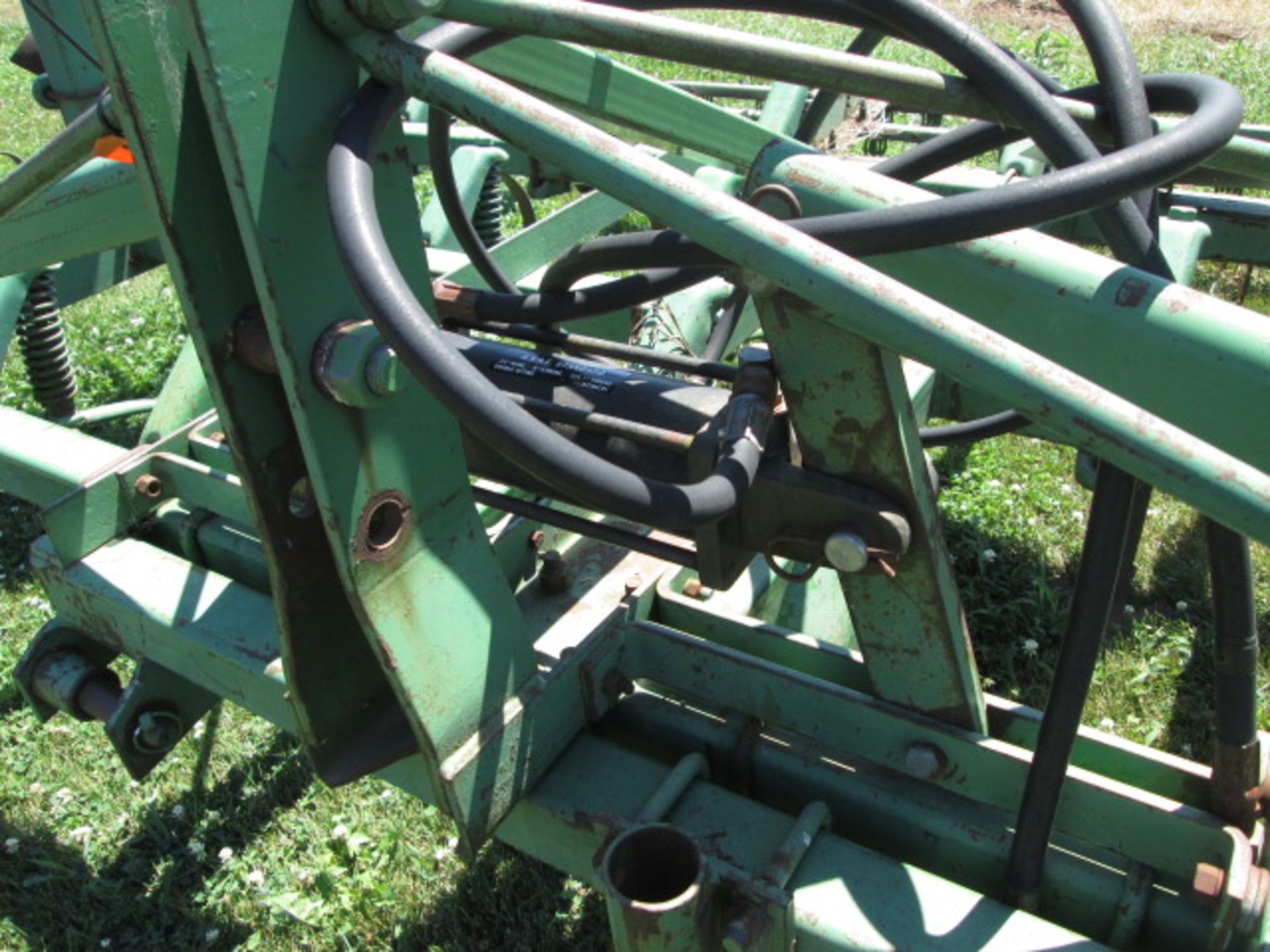 JD 1100 20’ 3PT FIELD CULTIVATOR, 3X HARROW - Image 7 of 7