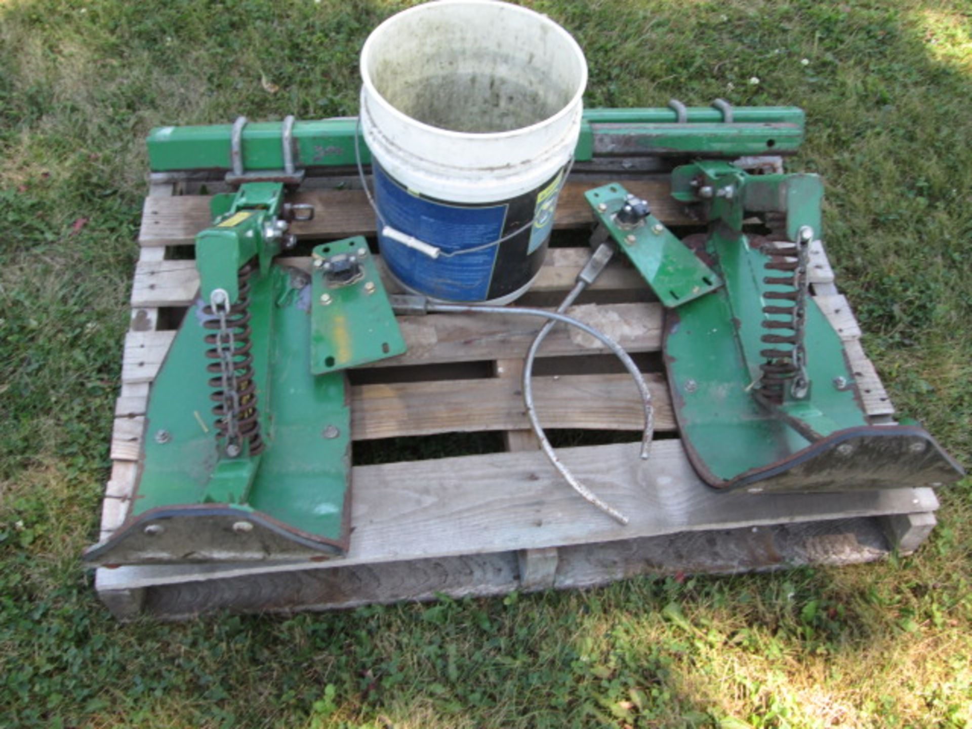 2014 JD 608C STALKMASTER CHOPPING CORN HEAD; HEADER CONTROL; ROW SENSE;STALK STOMPERS - Image 3 of 17