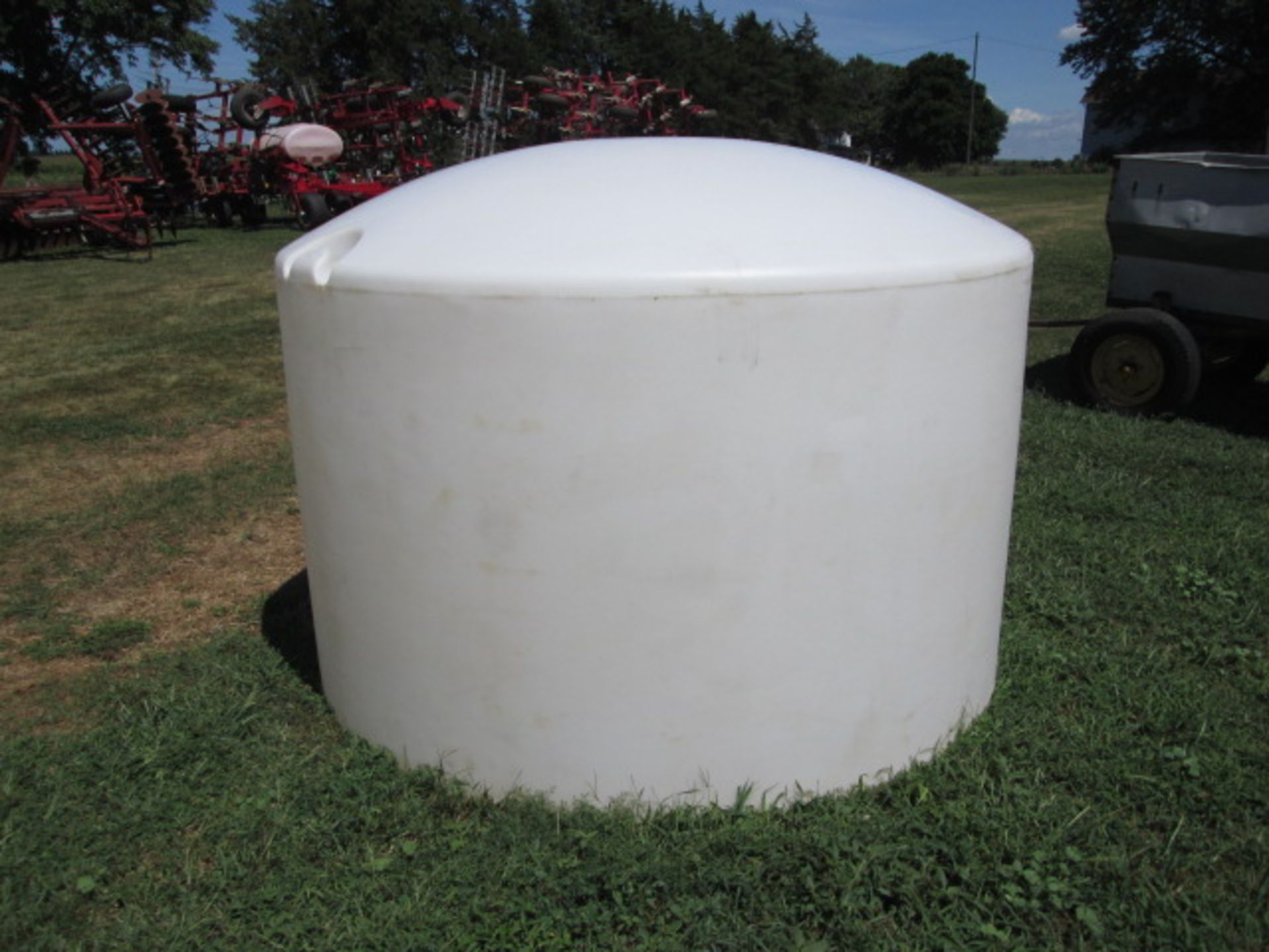 1350 GALLON POLY TANK - Image 6 of 7