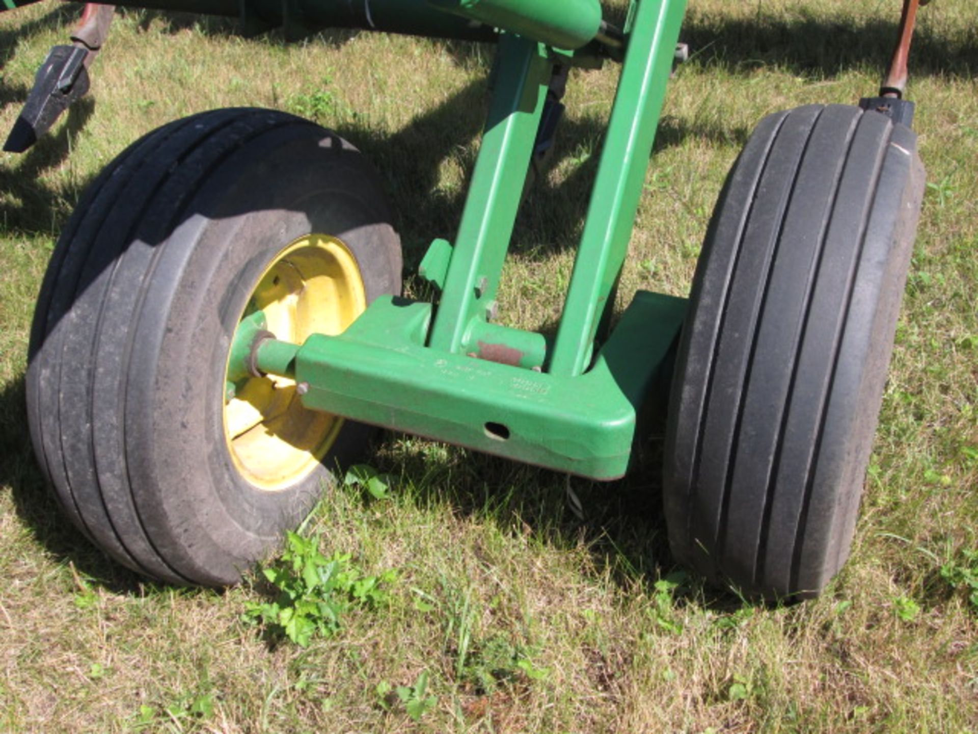 JOHN DEERE 512 5 SHANK DISC RIPPER - Image 8 of 13