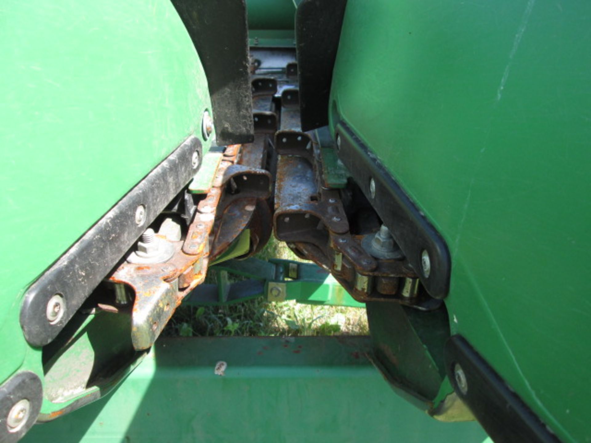 2014 JD 608C STALKMASTER CHOPPING CORN HEAD; HEADER CONTROL; ROW SENSE;STALK STOMPERS - Image 9 of 17