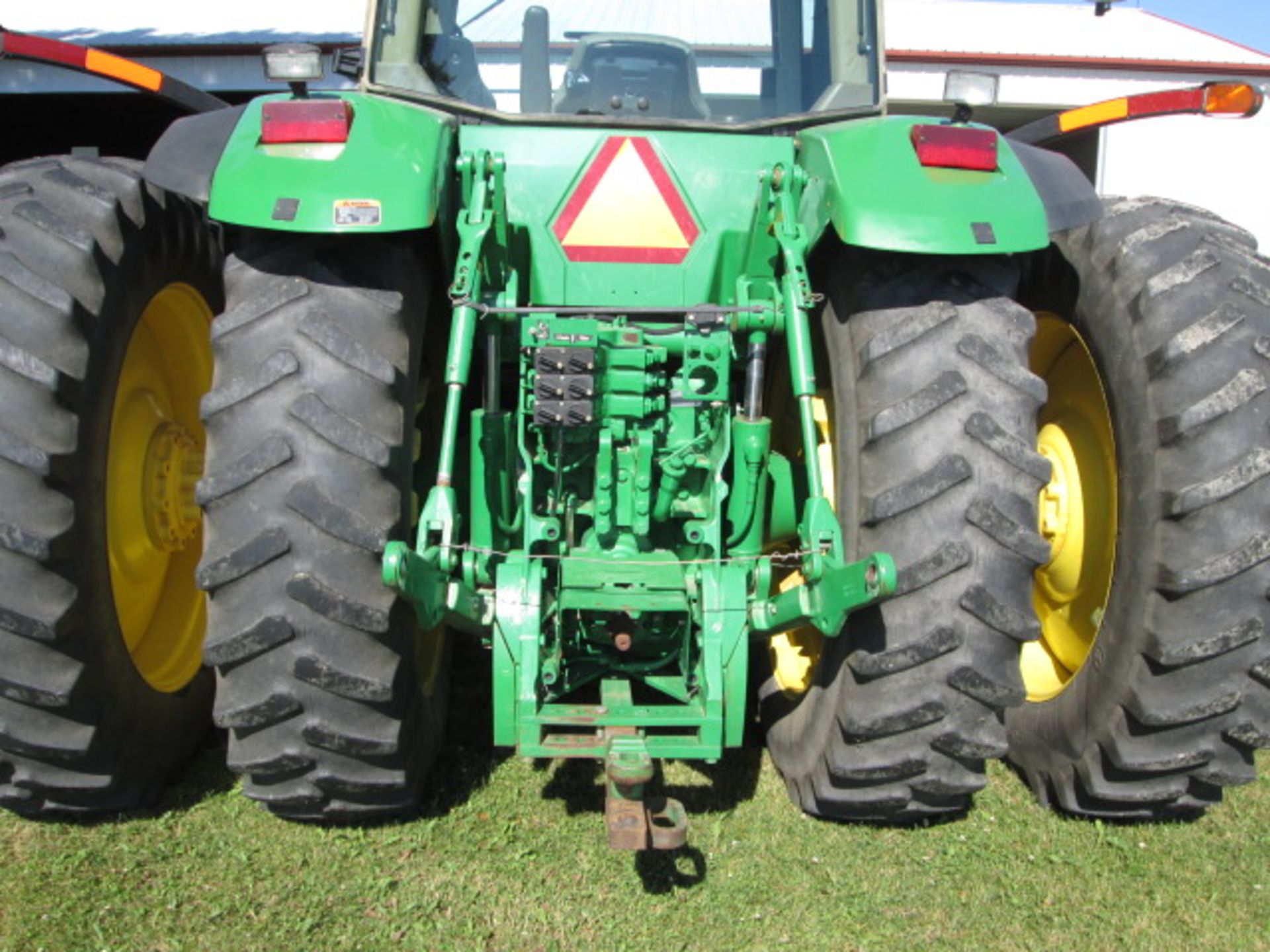 2001 JD 8310 MFWD; 18.4X46 DUALS; 3 HYDR; REAR WTS; 3635 HRS - Image 5 of 20