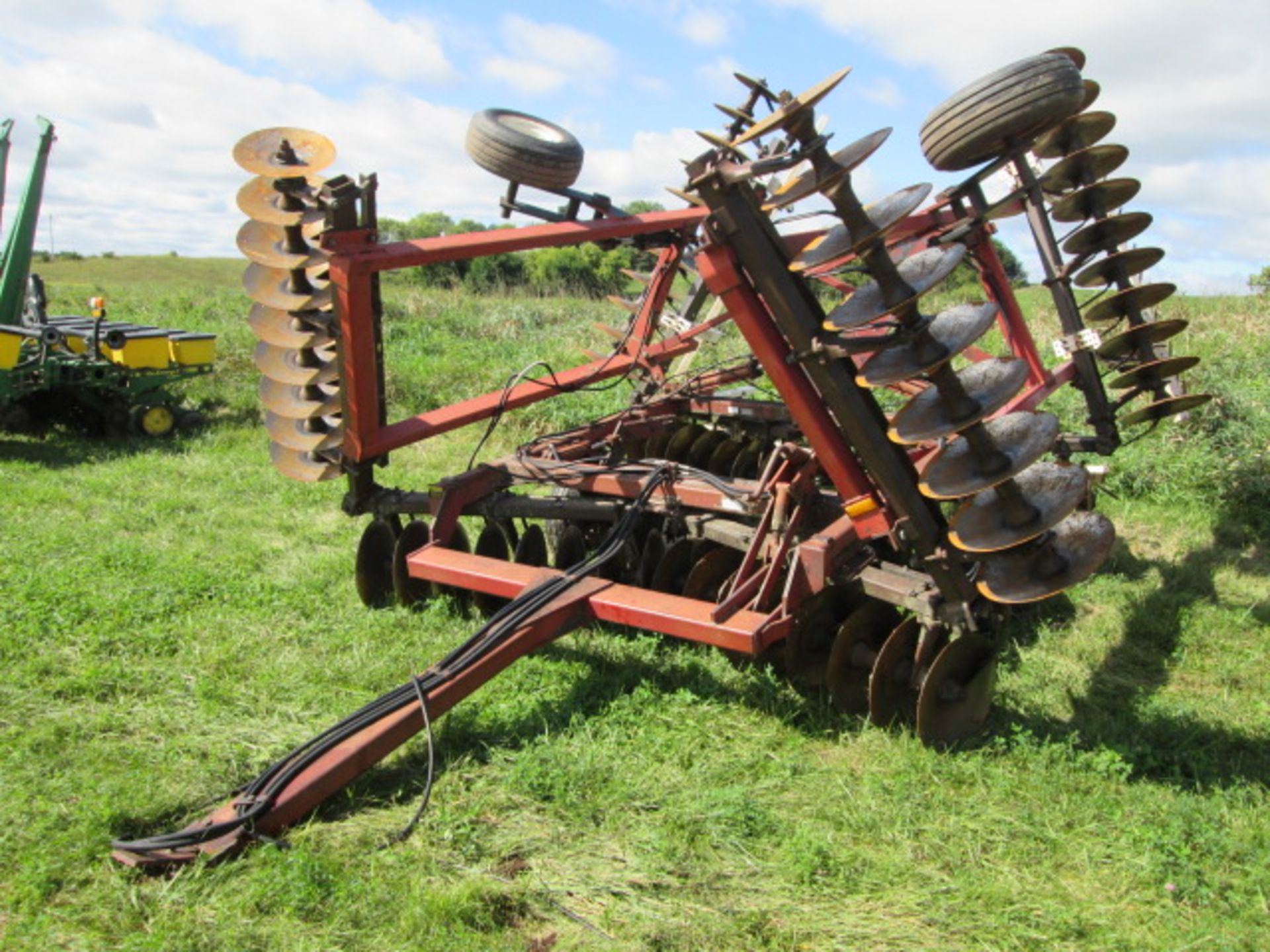 IH 496 25’ DISC,BUSTER BAR HARROW