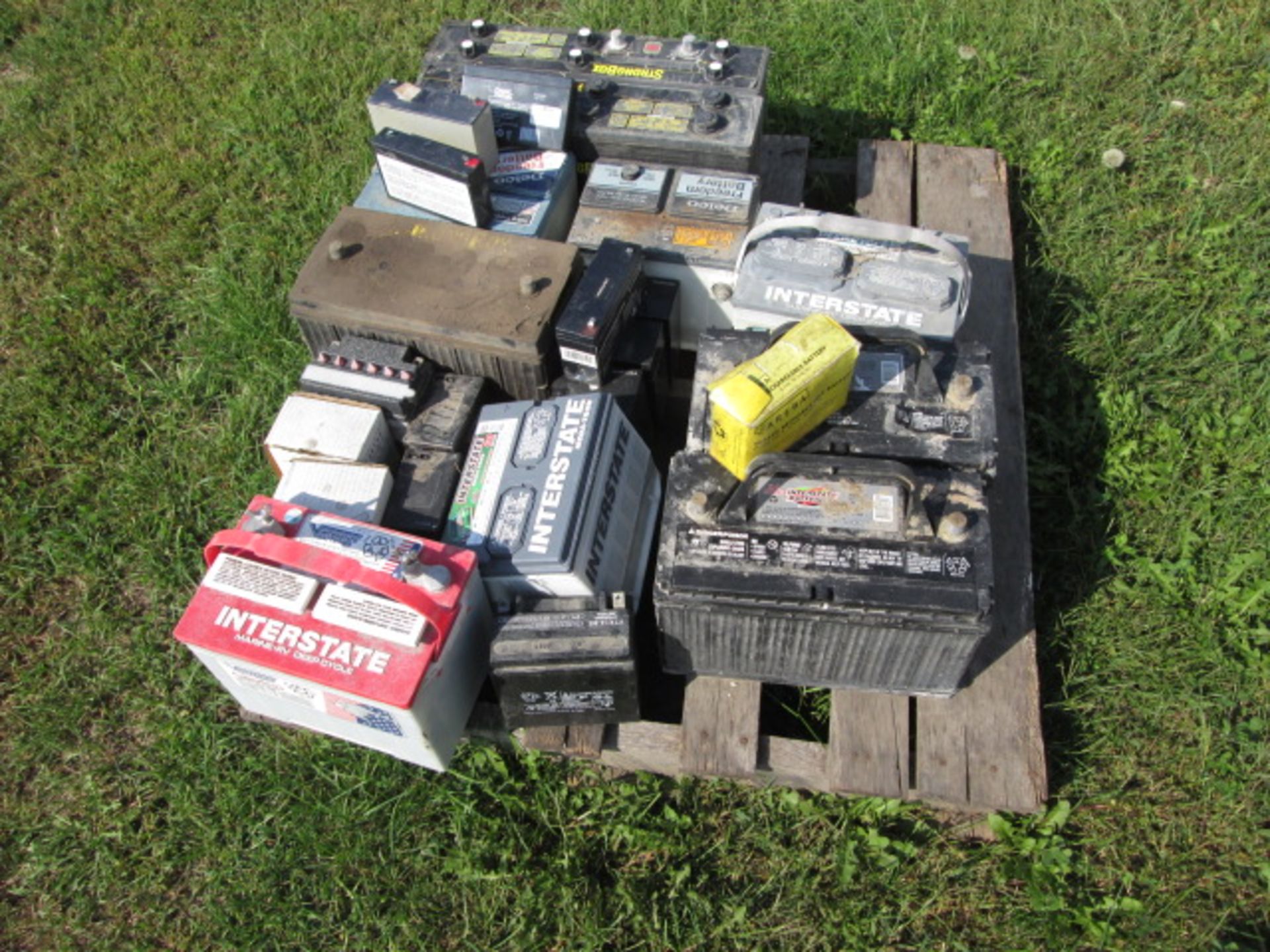 BATTERIES - Image 4 of 4