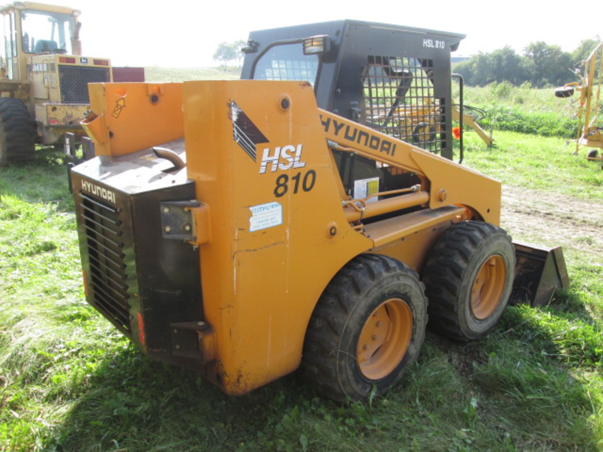 HYUNDAI HSL 810 SKID LOADER; 697 TOTAL HRS.; YANMAR DSL MTR. - Image 4 of 11