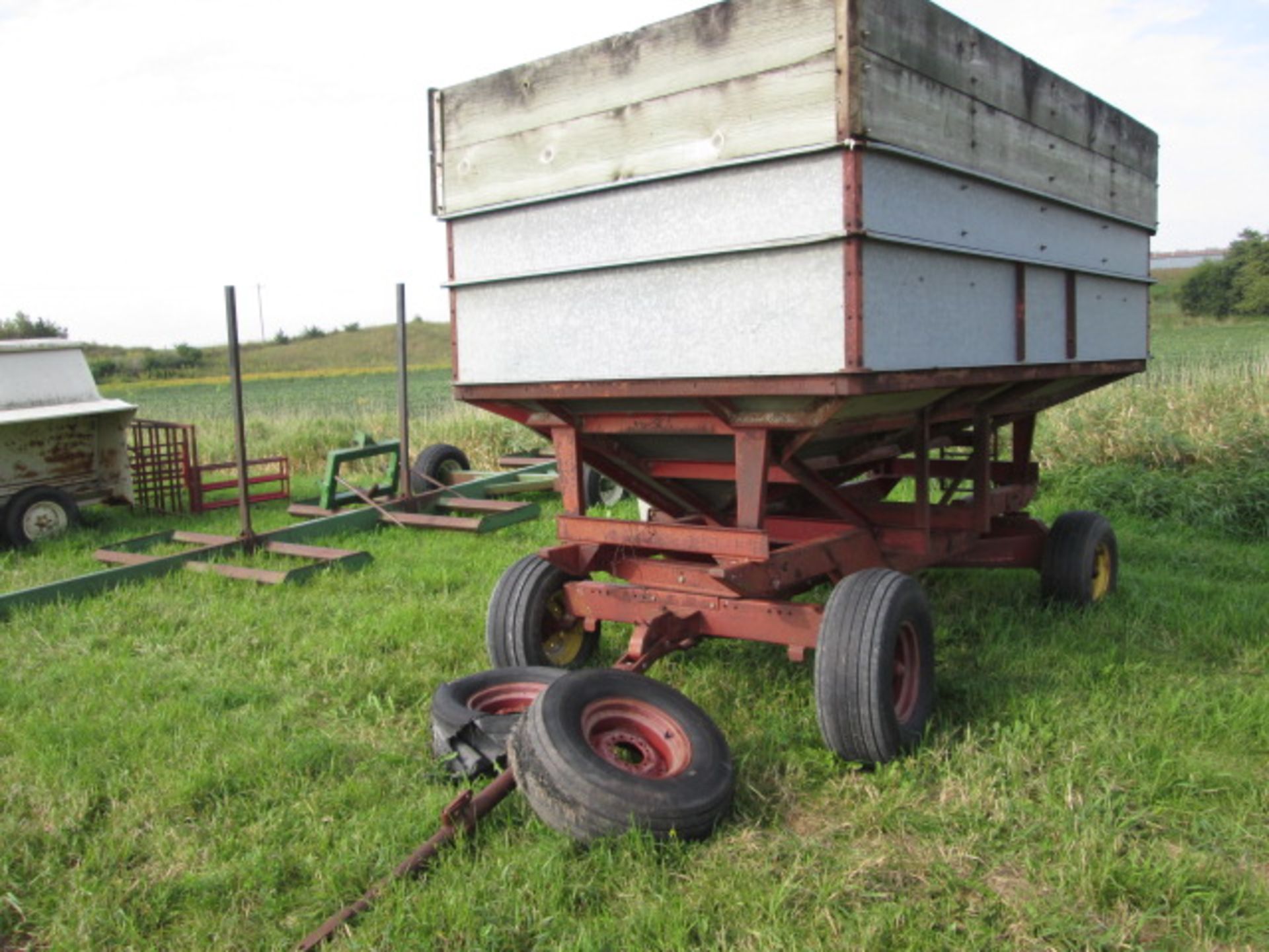 HEIDER 300 GRAVITY WAGON - Image 2 of 8