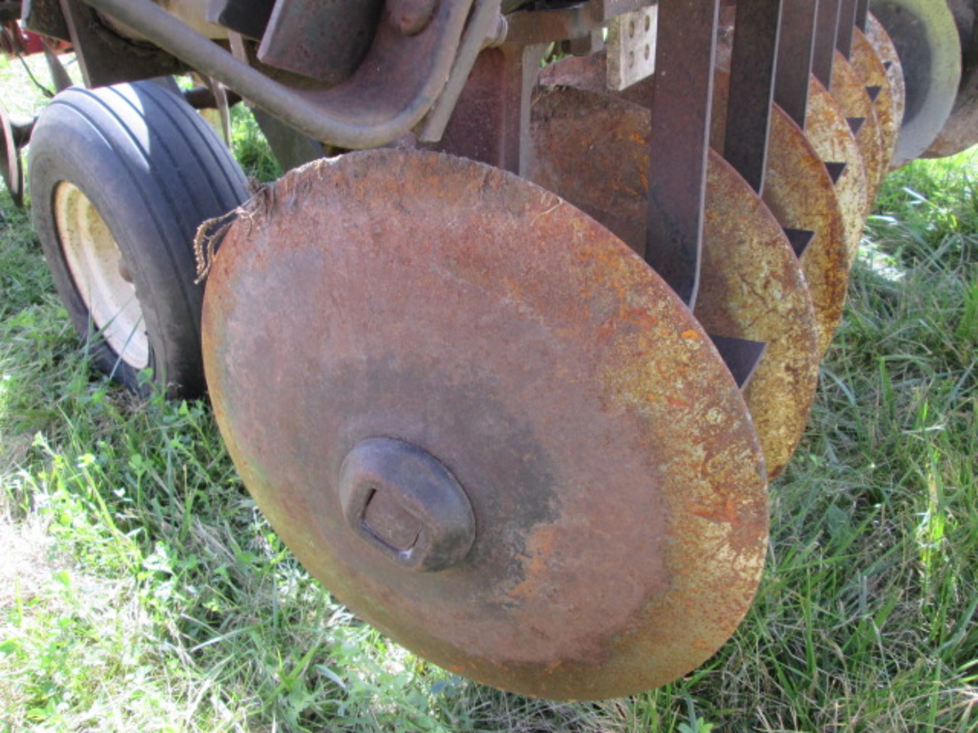 IH 496 25’ DISC,BUSTER BAR HARROW - Image 6 of 10