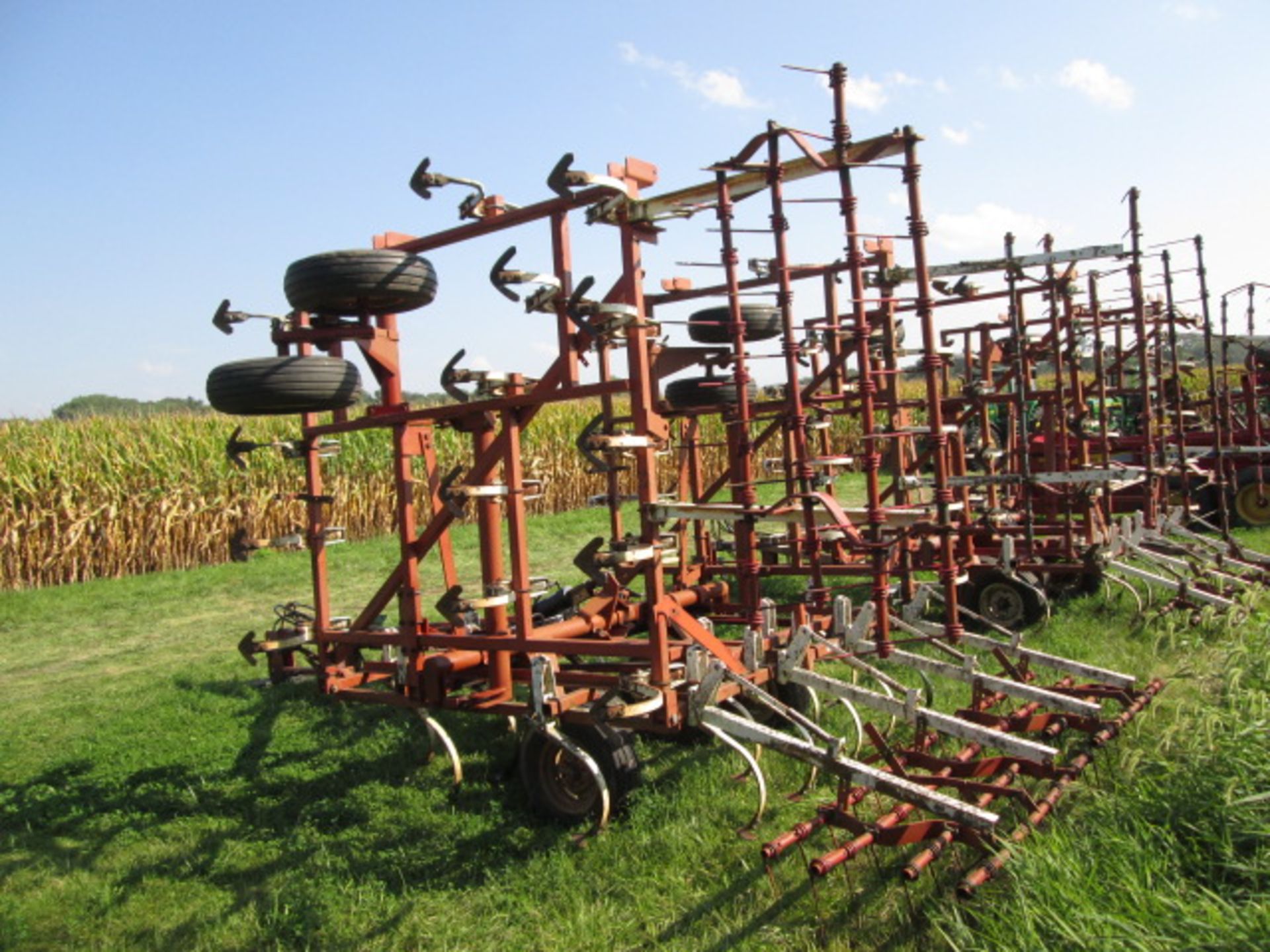 WIL-RICH FCW 26’ FIELD CULTIVATOR, 4X HARROW - Image 3 of 7