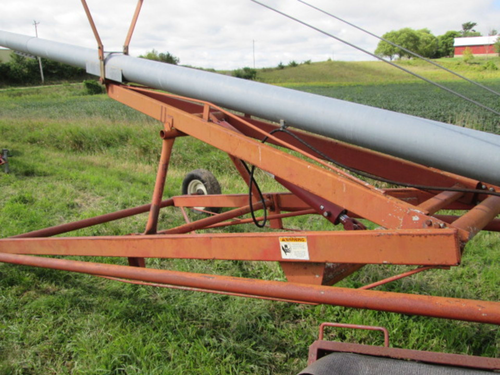 HUTCHINSON 8X70 AUGER, SWING HOPPER - Image 4 of 5