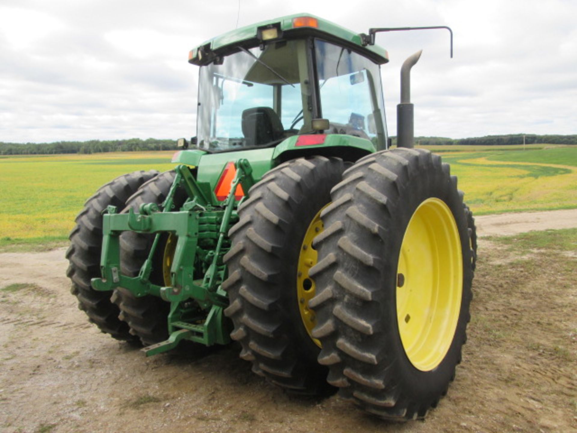 ’98 JD 8200 MFWD, 18.4X46 DUALS, 3 HYDR, 3614 HRS - Image 7 of 17