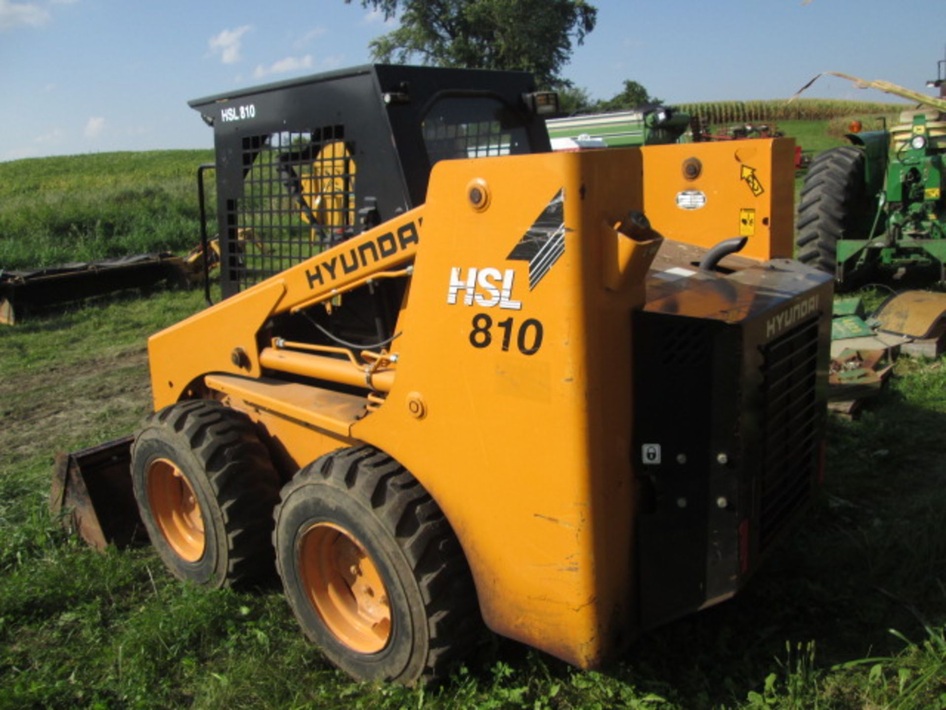 HYUNDAI HSL 810 SKID LOADER; 697 TOTAL HRS.; YANMAR DSL MTR. - Image 3 of 11