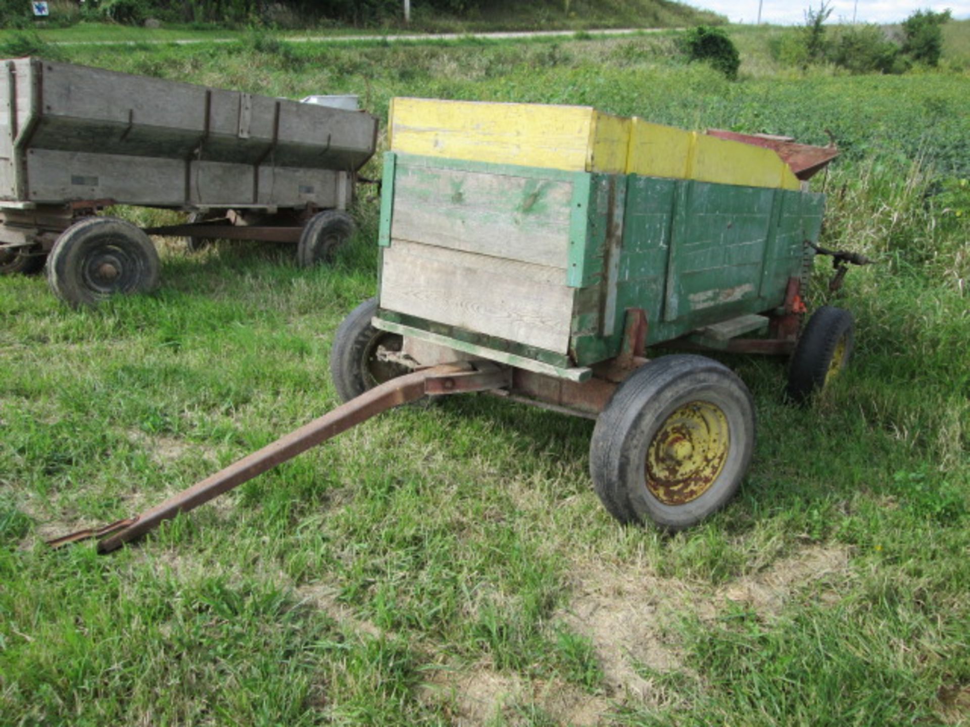 BARGE WAGON W/ END GATE SEEDER - Image 2 of 4