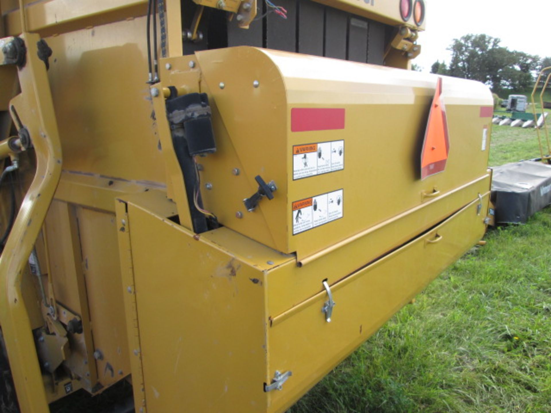 VERMEER 605XL BALER, NET WRAP,ACCU BALE, 7361 BALES - Image 6 of 10