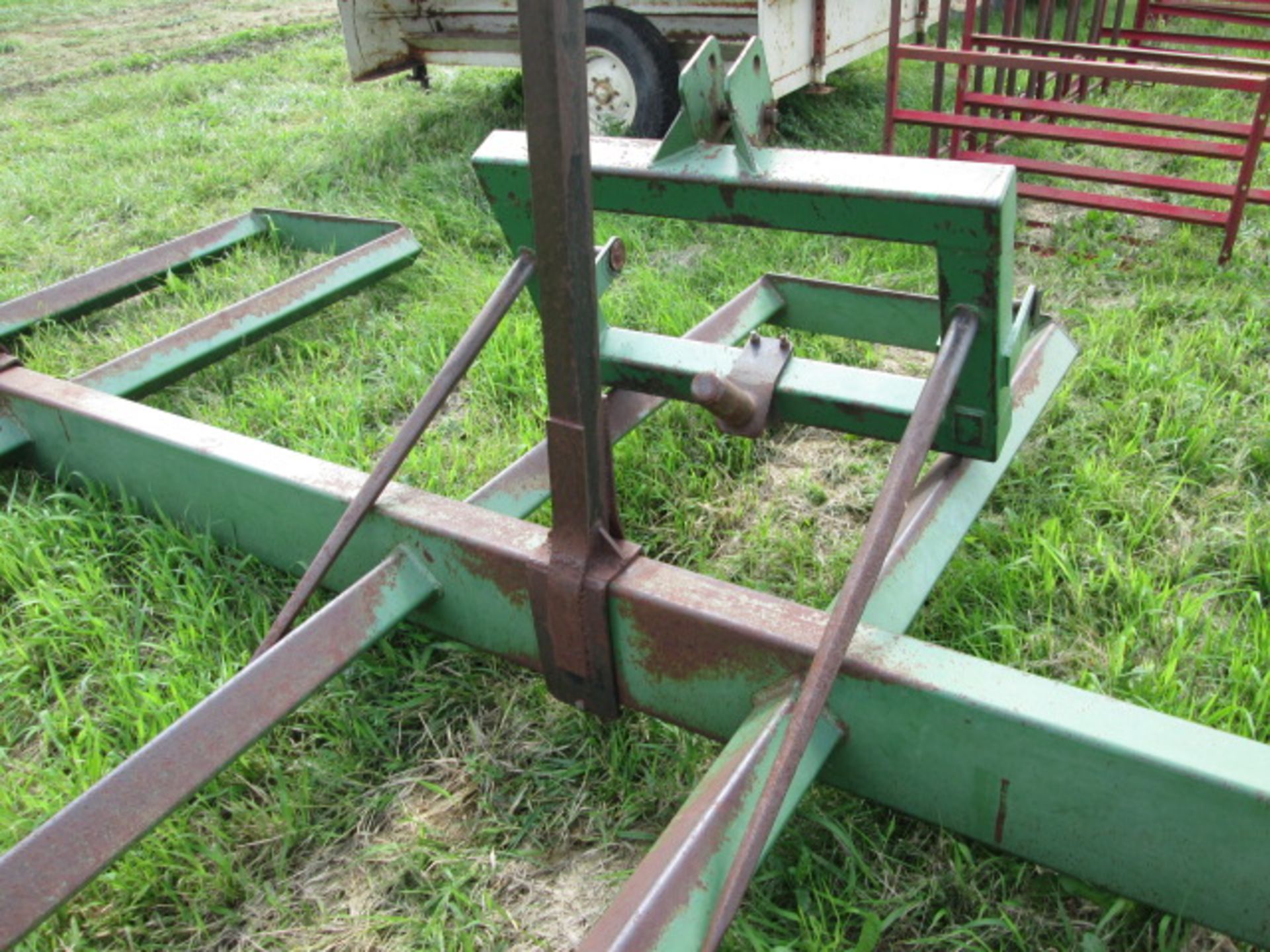 WHEATLEY 6 BALE HAY TRAILER, 3PT. SPEAR - Image 6 of 8