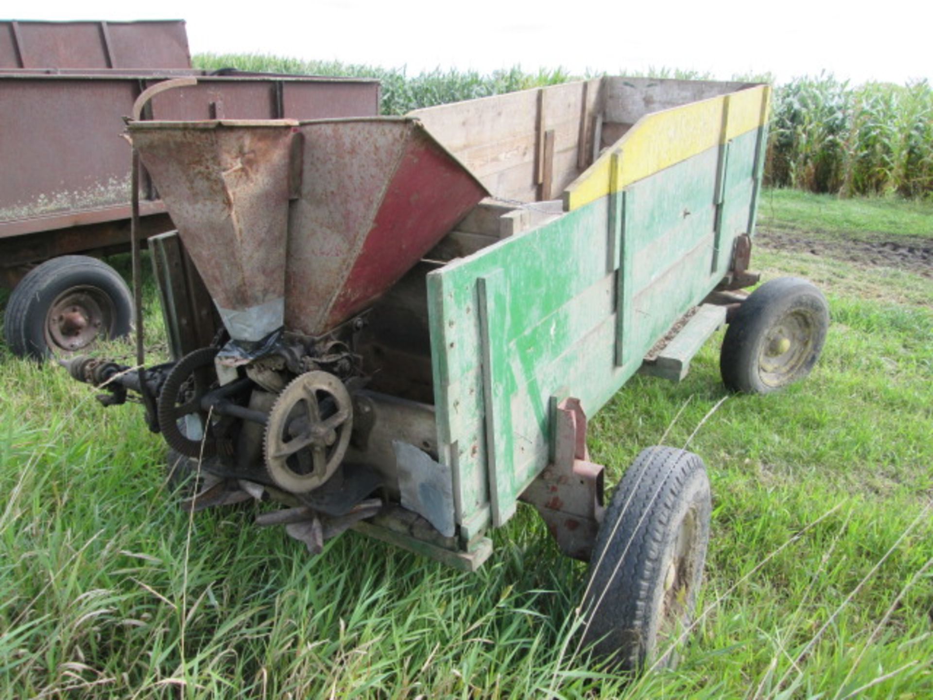 BARGE WAGON W/ END GATE SEEDER - Image 4 of 4