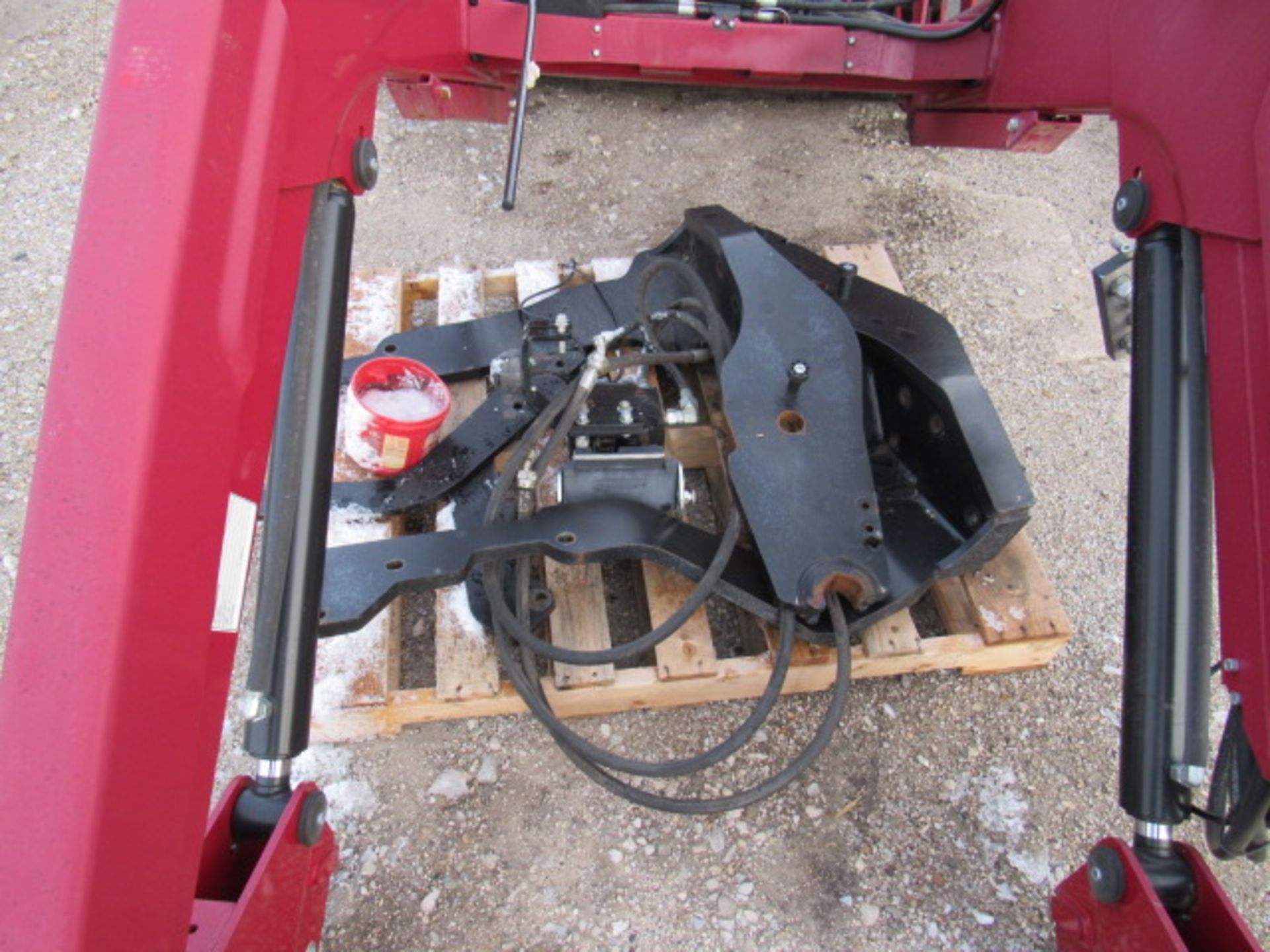 C-IH 730 Loader - Image 3 of 6