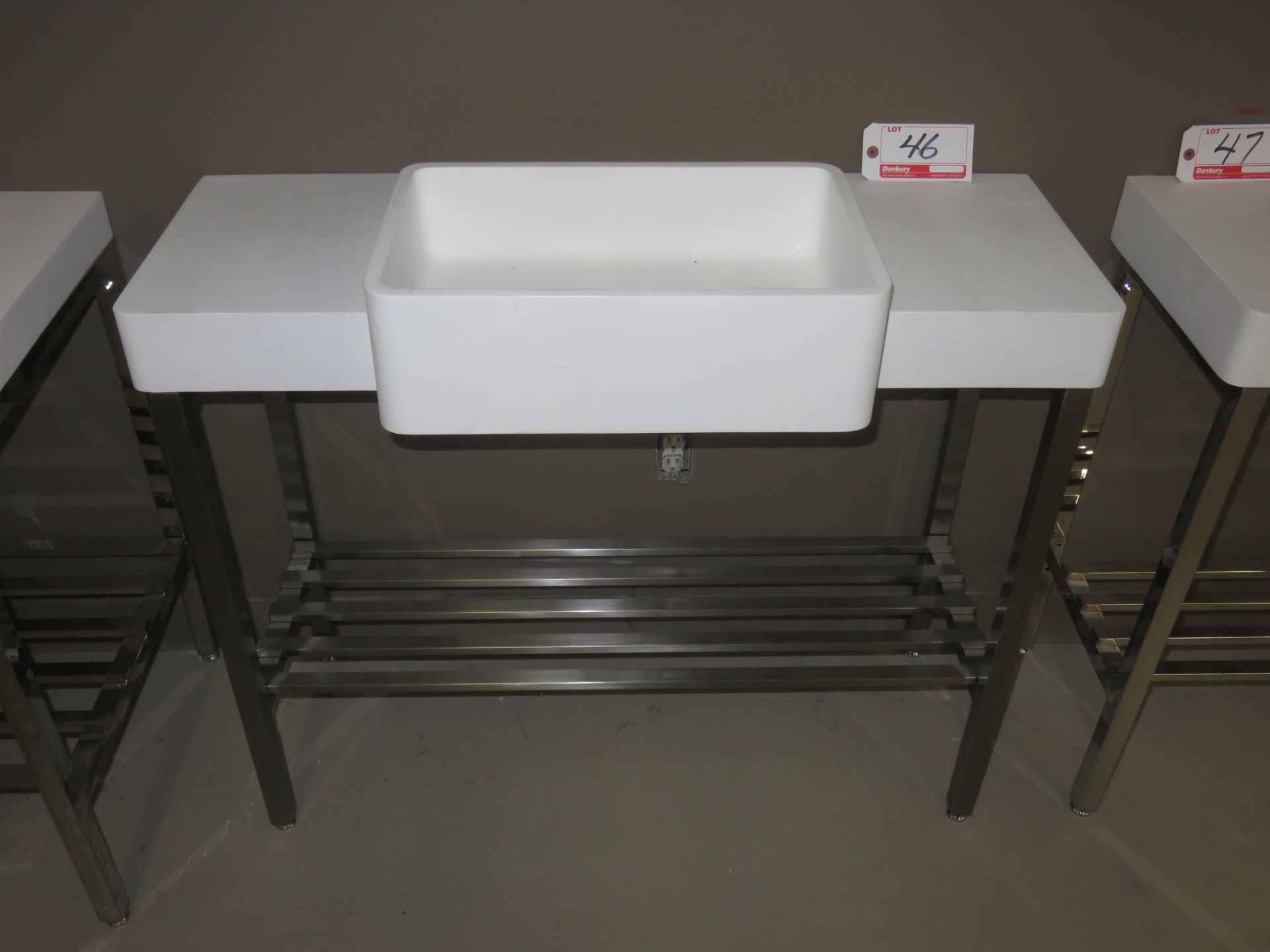 TOP BATH METRO WHITE COMPOSITE + BRUSHED S/S STAND 39.75"W X 17" SINGLE HOLE VANITY SINK