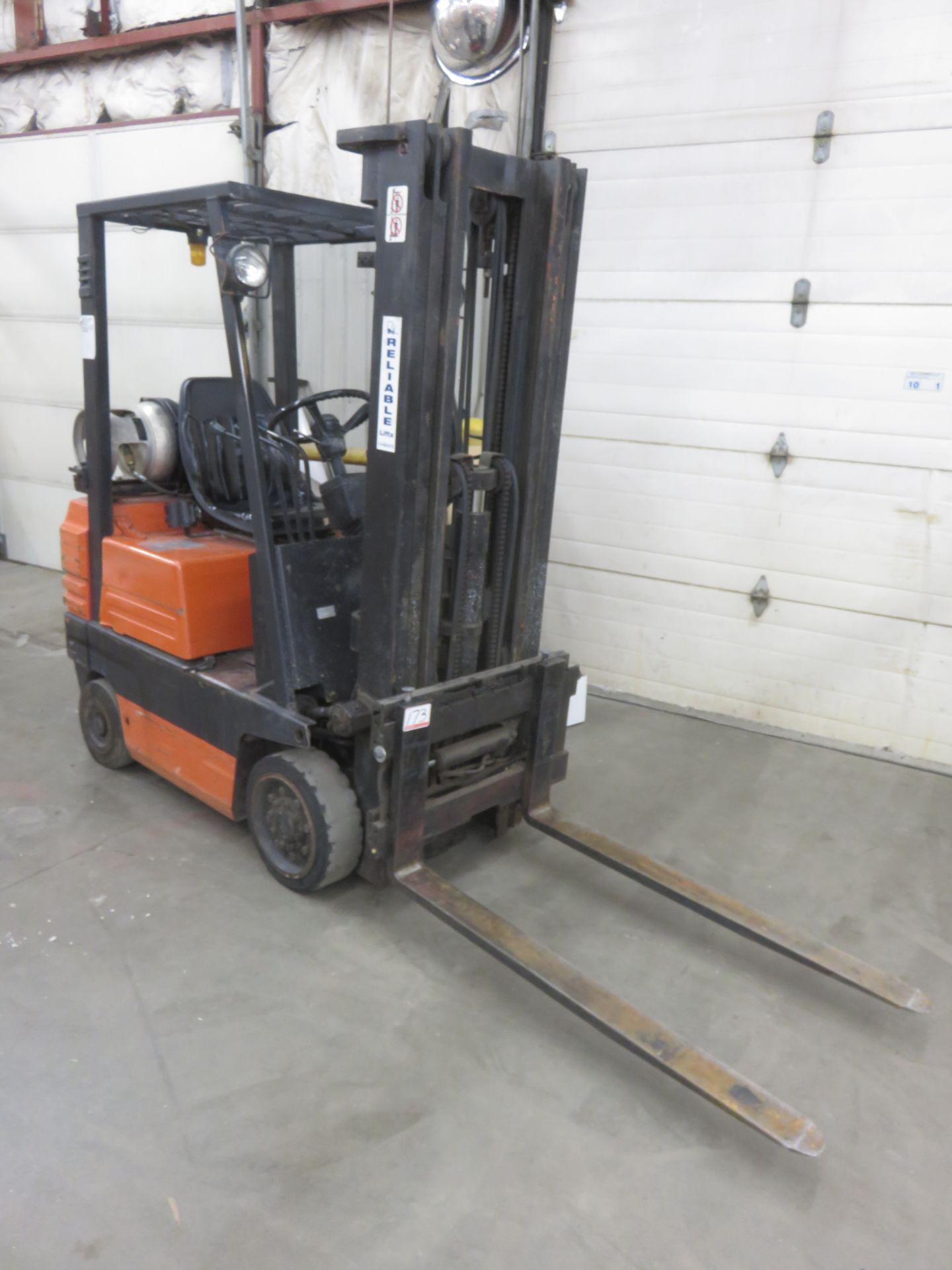 TOYOTA MOD 5 FGC15 3000LB CAP PROPANE POWERED FORKLIFT C/W 169"H LIFT, 3-STAGE MAST, & SIDE