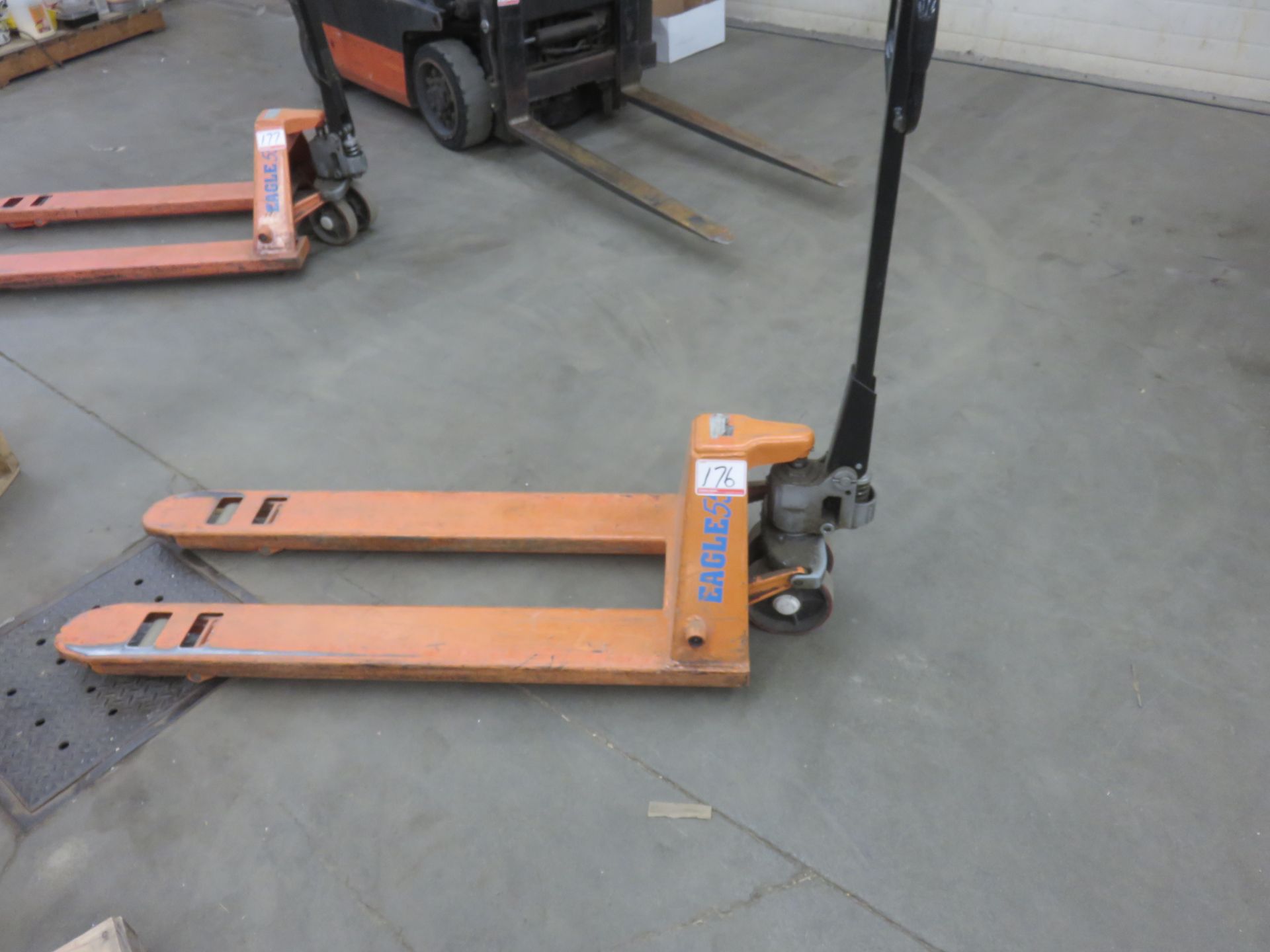 EAGLE ORANGE NARROW FORKS HYDRAULIC PALLET TRUCK (*MUST STAY UNTIL JANUARY 23RD, 2019*)