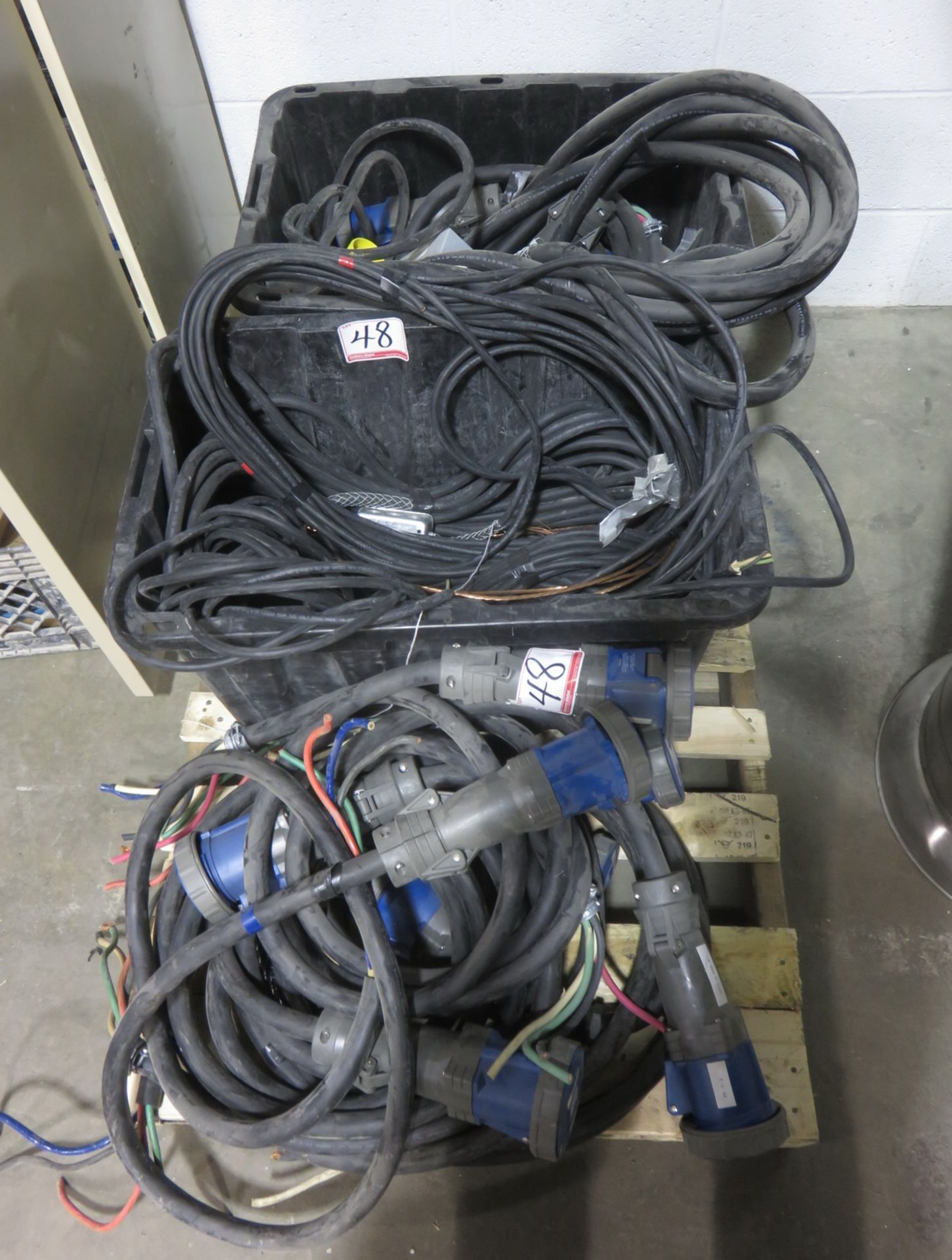 LOT - PASS & SEYMOUR PS460C9-W 60A 3PH 250VAC DISCONNECTS W/ CABLES (APPROX 11 UNITS)