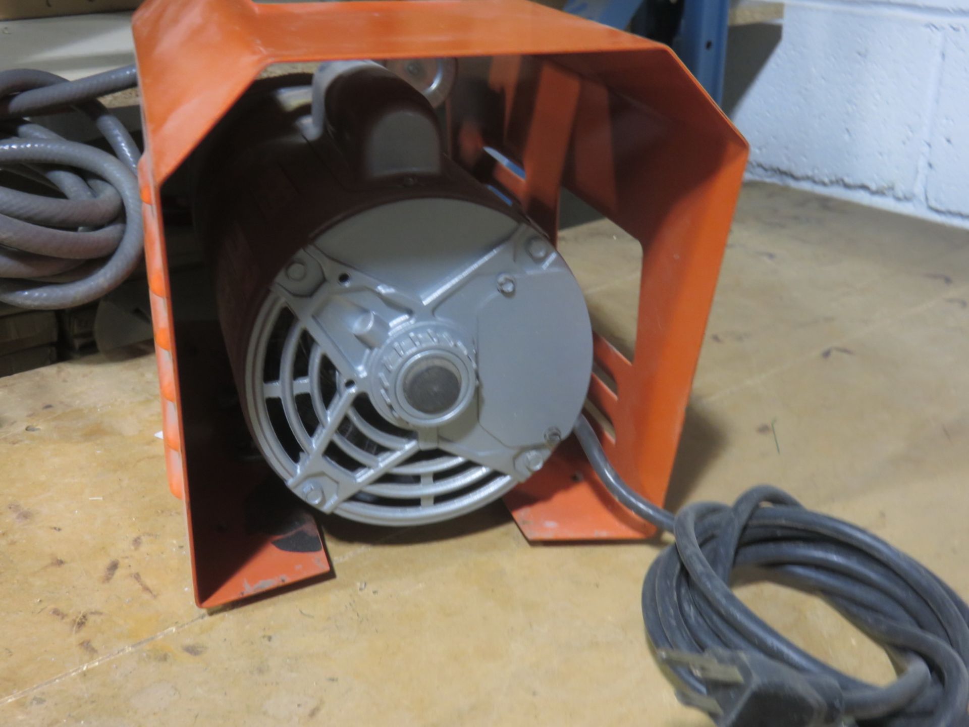 GAST MODEL 1023-1040-G608X 3/4HP VACUUM PUMP W/ ASSTD PNEUMATIC CYLINDERS - Image 2 of 2