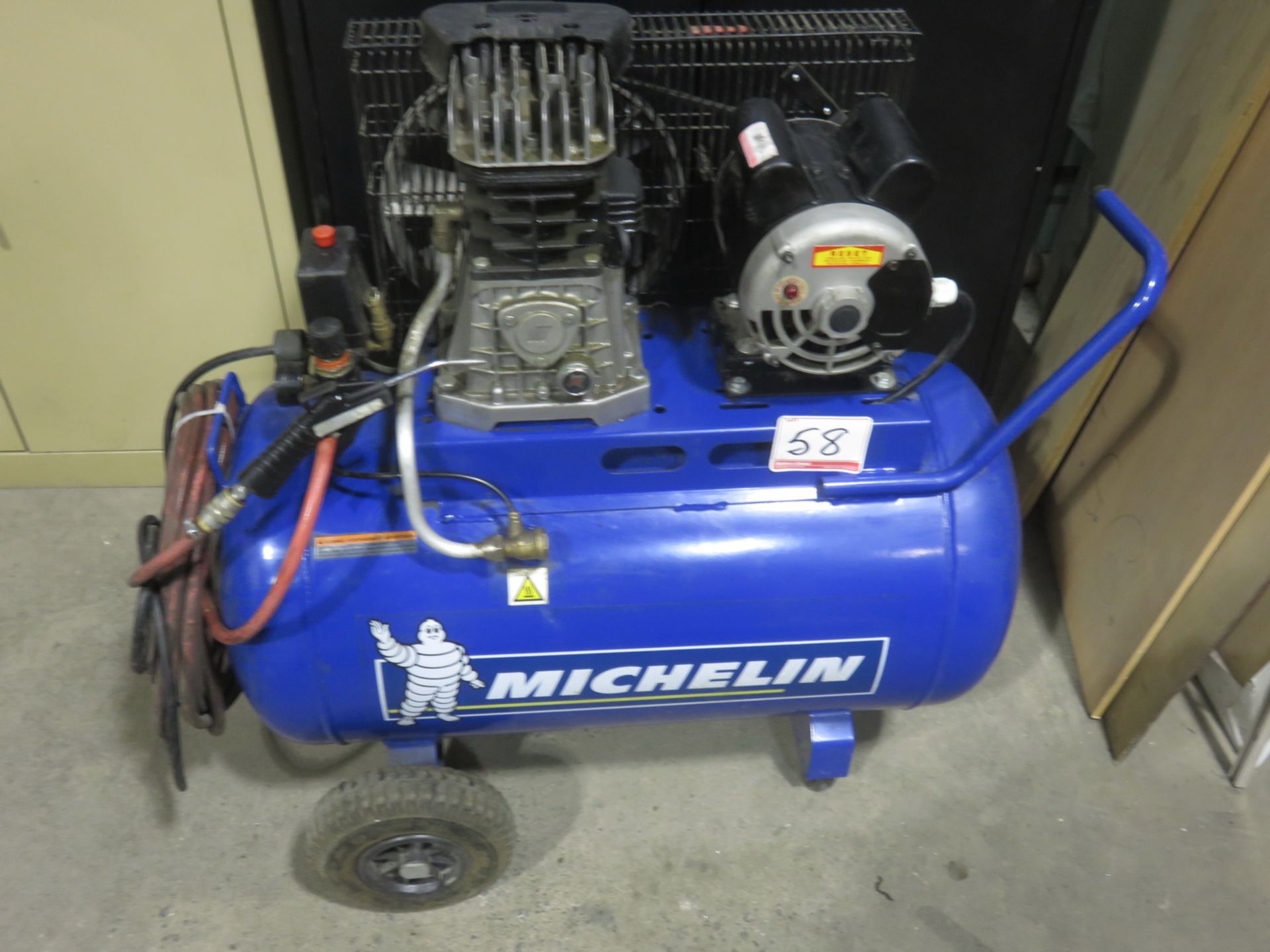 MICHELIN 1.5HP PORTABLE AIR COMPRESSOR