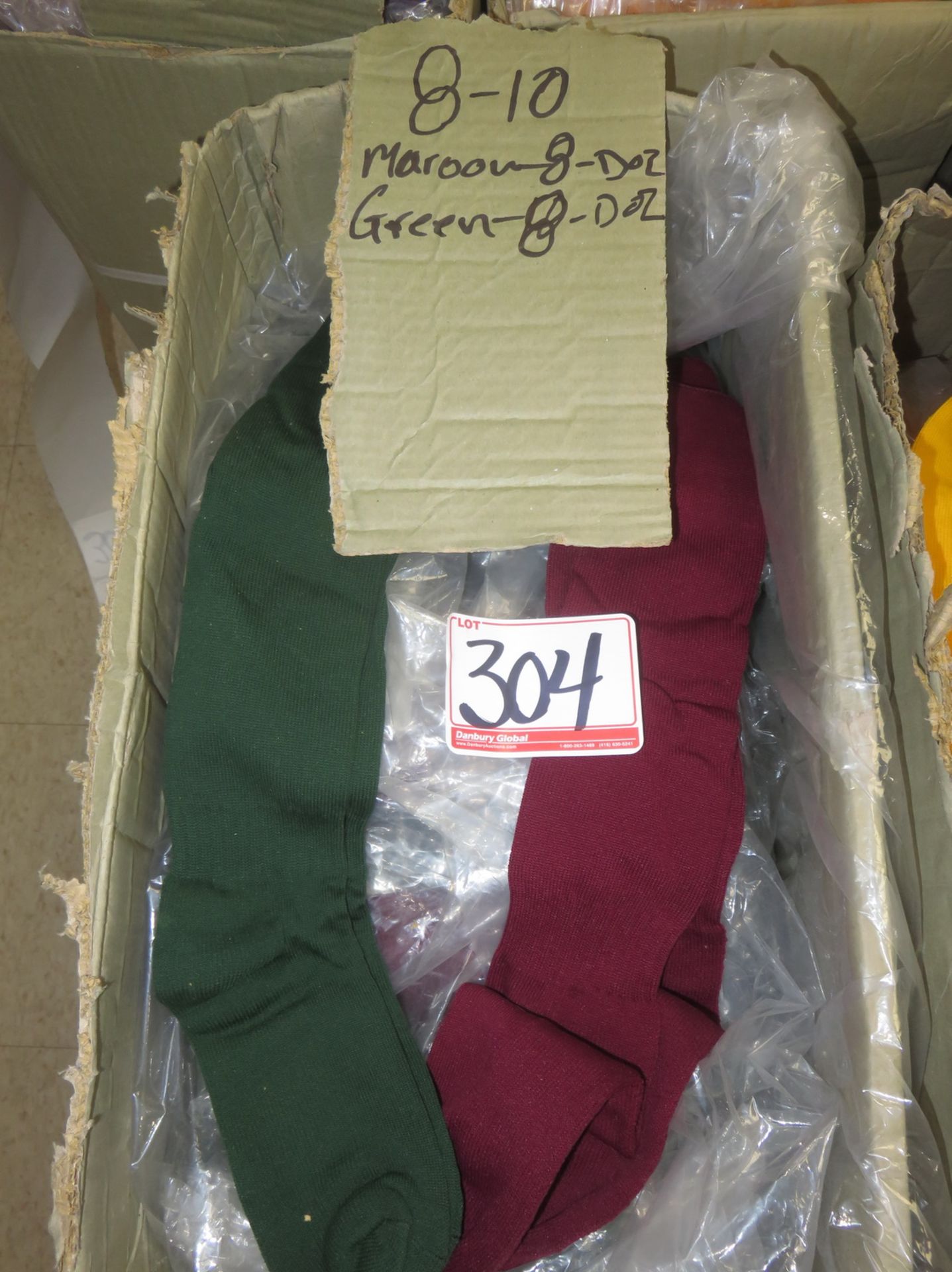 LOT - GREEN/MAROON SIZE 8-10 SOCCER SOCKS (192 PAIRS)