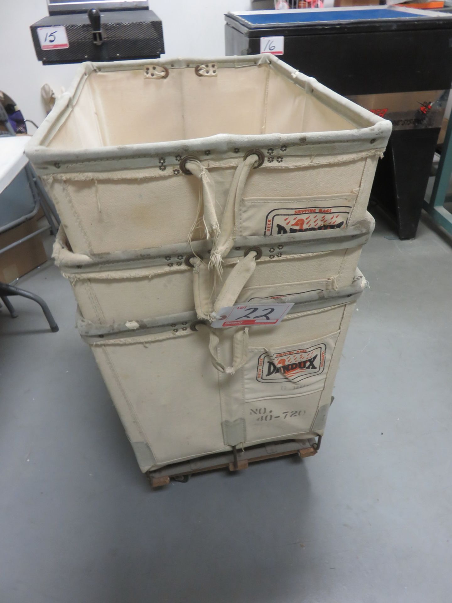 UNITS - DANDUX CANVAS + METAL FRAME APPROX 30" TOTE BINS (LOCATED @ 122 INDUSTRY DRIVE)