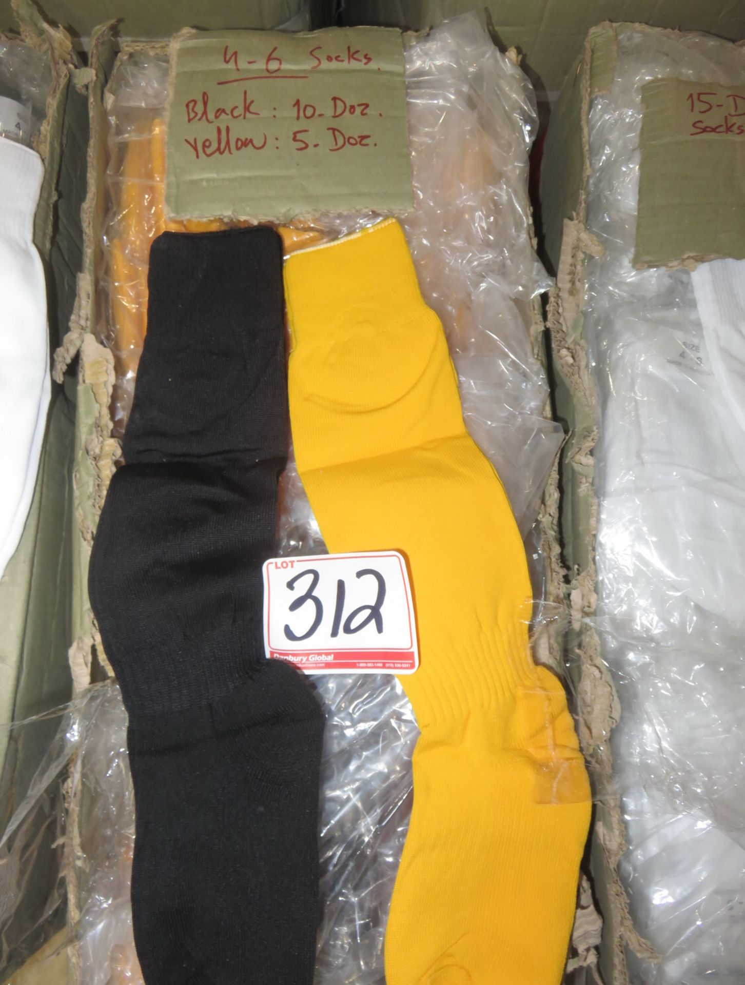 LOT - YELLOW/BLACK SIZE 4-6 SOCCER SOCKS (180 PAIRS)