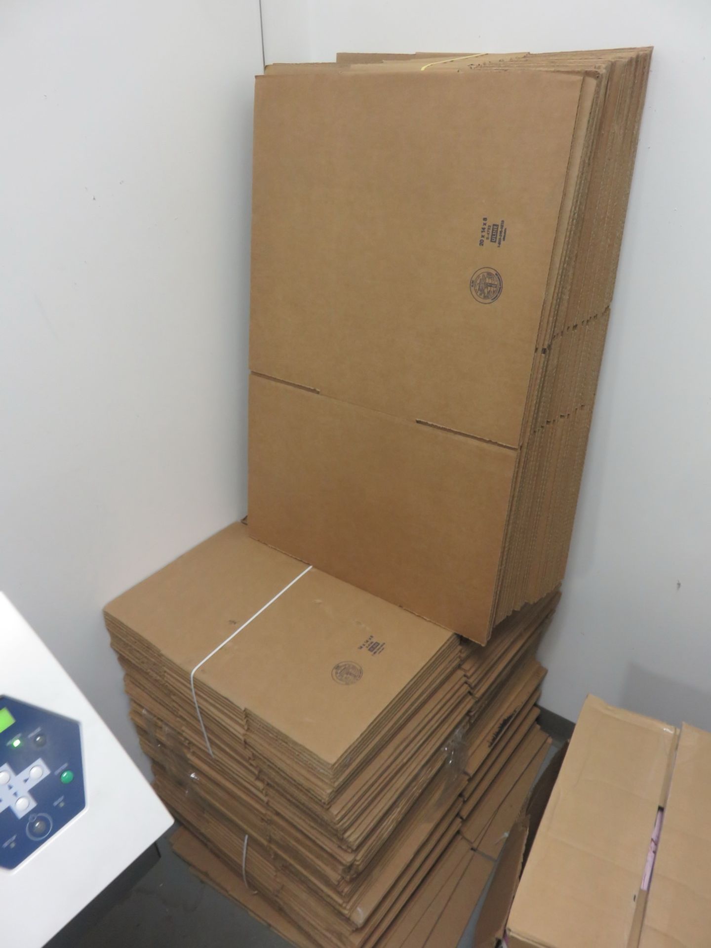 LOT - BROWN CORRUGATED 14 X 14 X 8 + 20 X 14 X 8 CARDBOARD BOXES