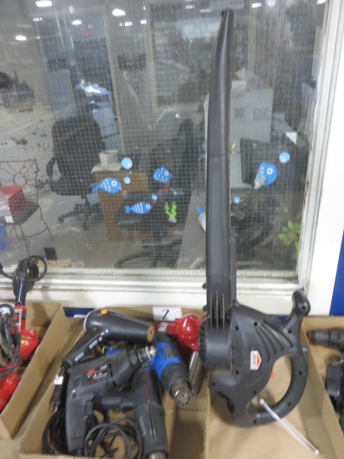 LOT - SKIL 6125 DRILL, MILWAUKEE, MASTERCRAFT, & CONAIR ELECTRIC BLOWERS & JOB MATE LEAF BLOWER