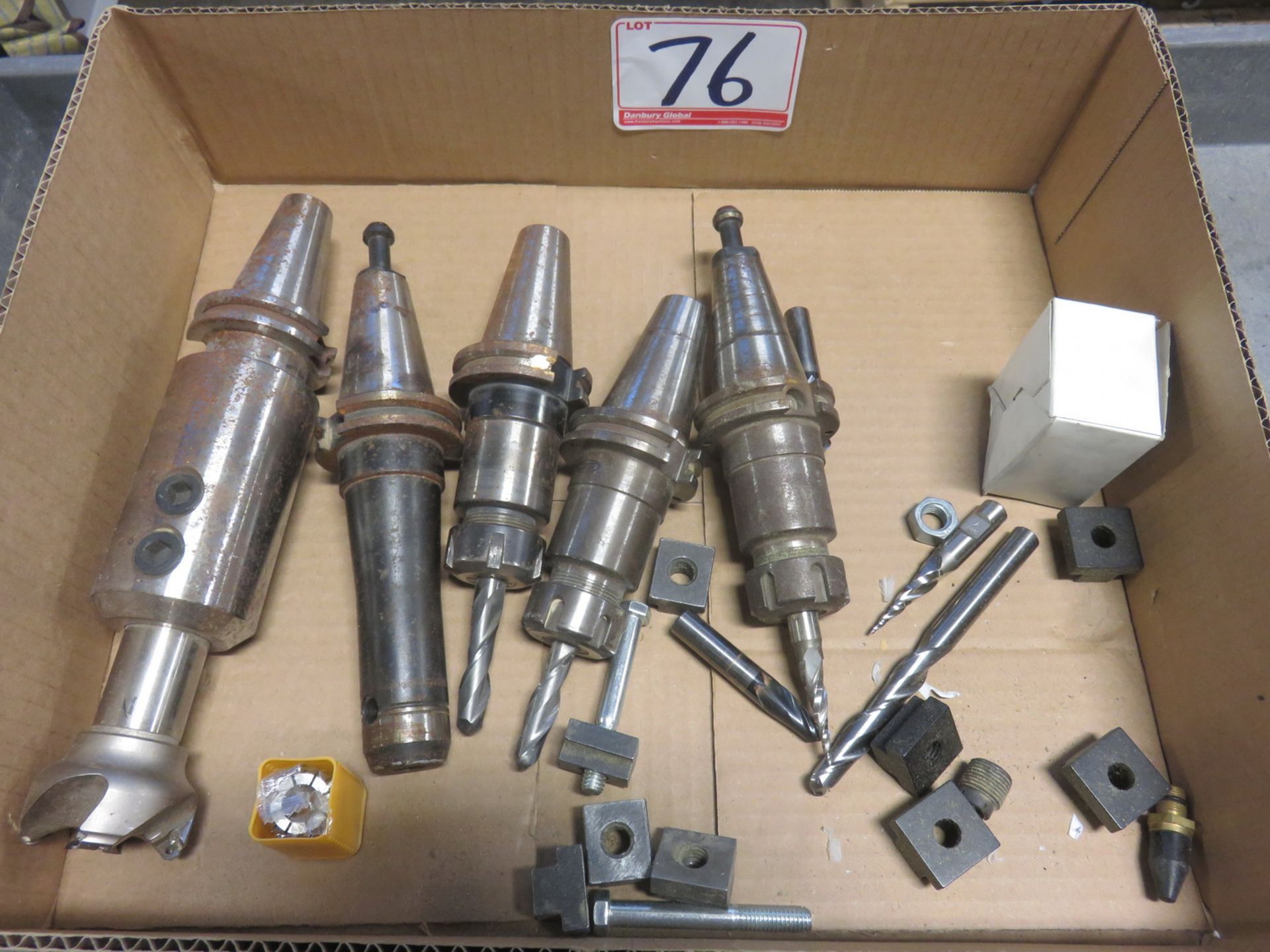 LOT - UNIVERSAL CNC TOOLING