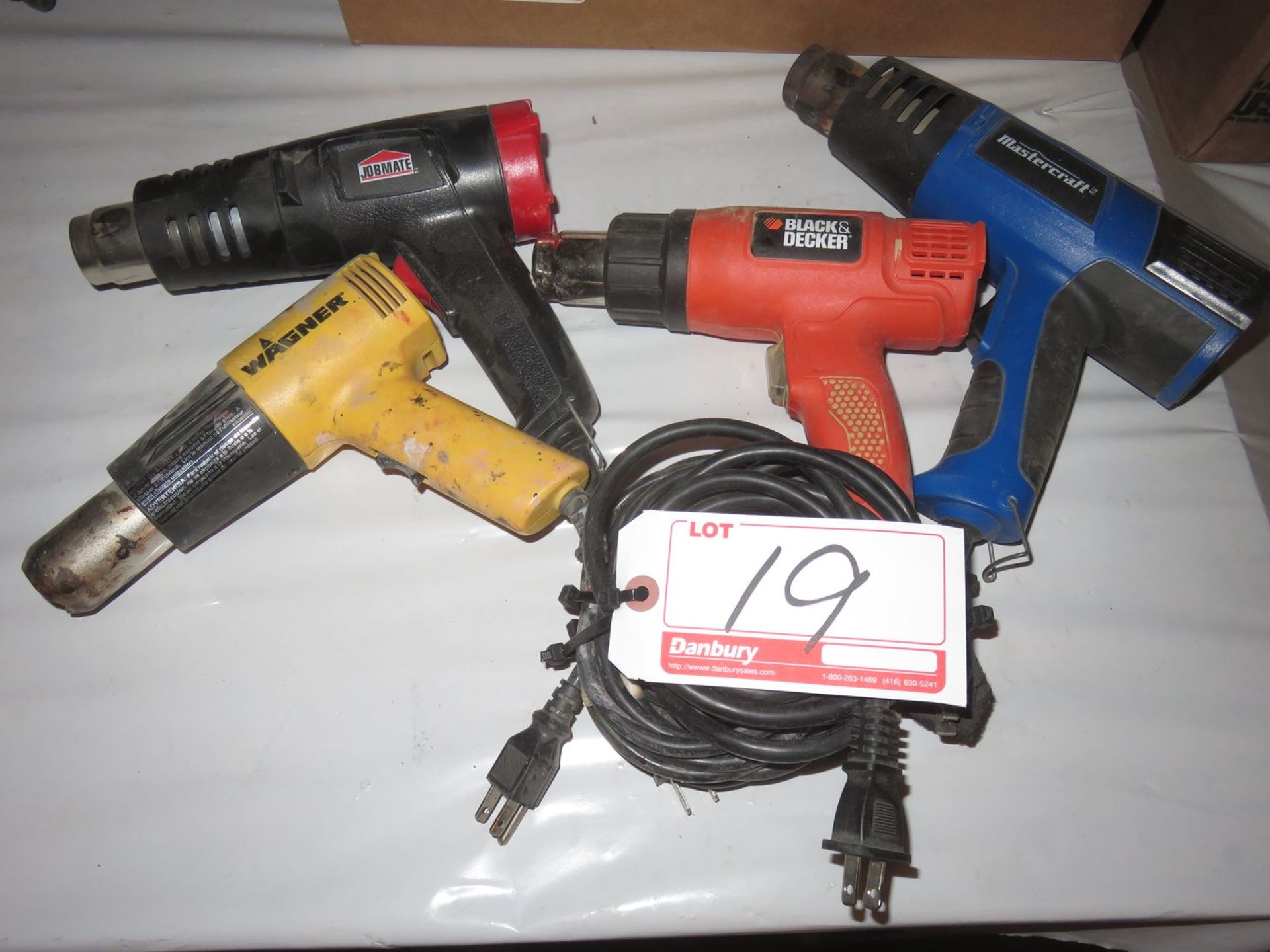 LOT - WAGNER, JOBMATE, BLACK & DECKER, & MASTERCRAFT ASSTD ELECTRIC HEAT GUNS (4 UNITS)