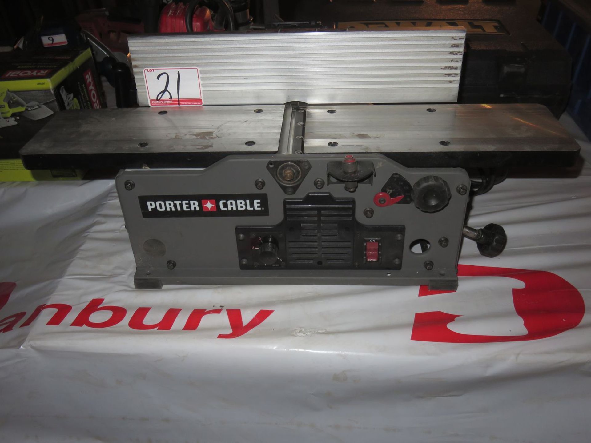 PORTER CABLE PC160JT VARIABLE SPEED 6" X 30" ELECTRIC JOINER