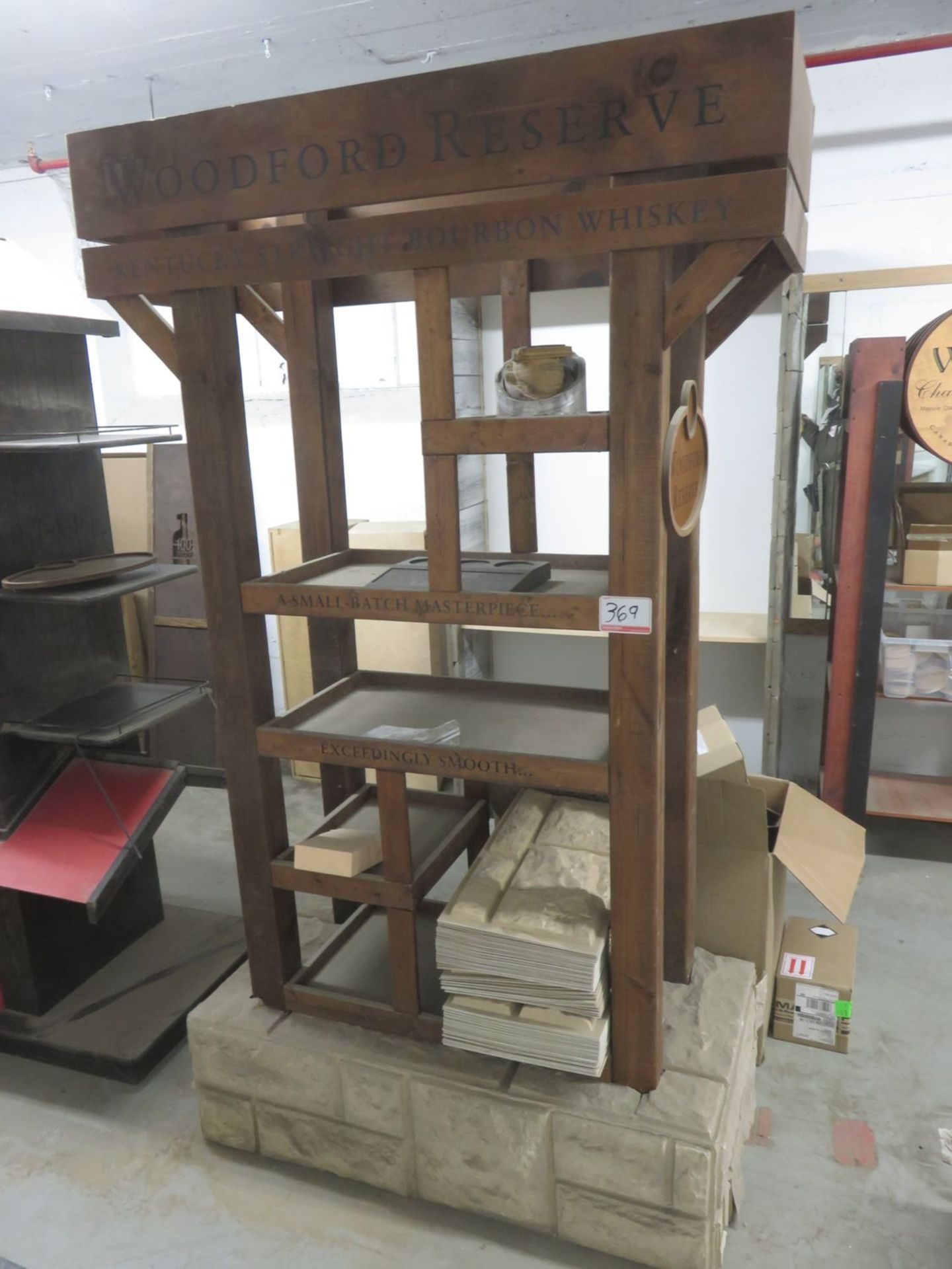 WOODFORD RESERVE WOOD WHISKY DISPLAY SHELVING UNIT