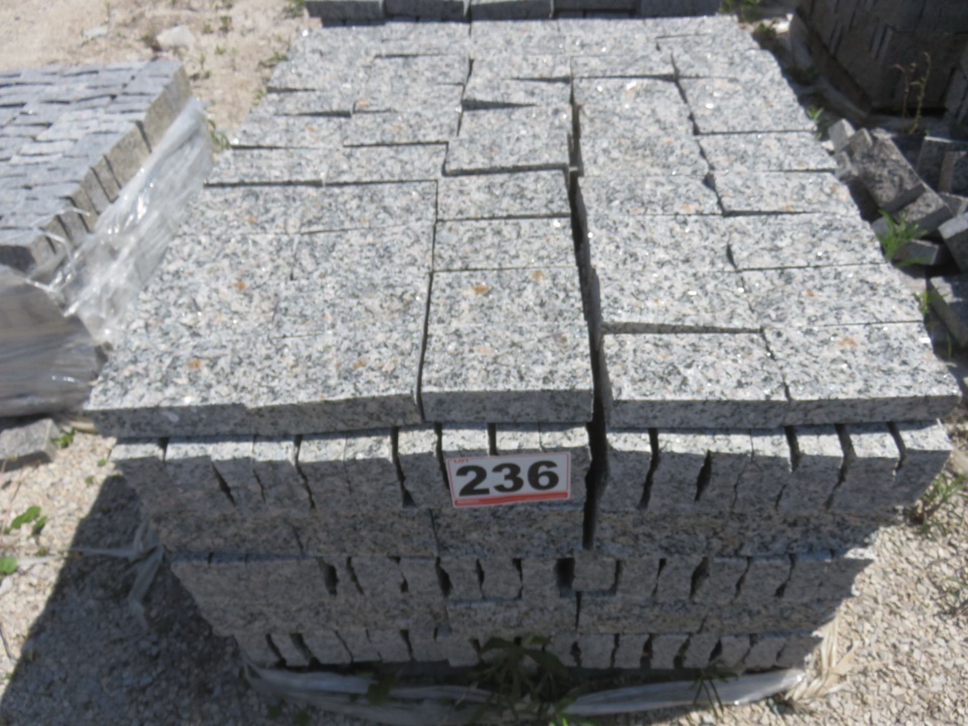 SKIDS - GREY GRANITE APPROX. 4.75" X 8 X 2" BRICKS