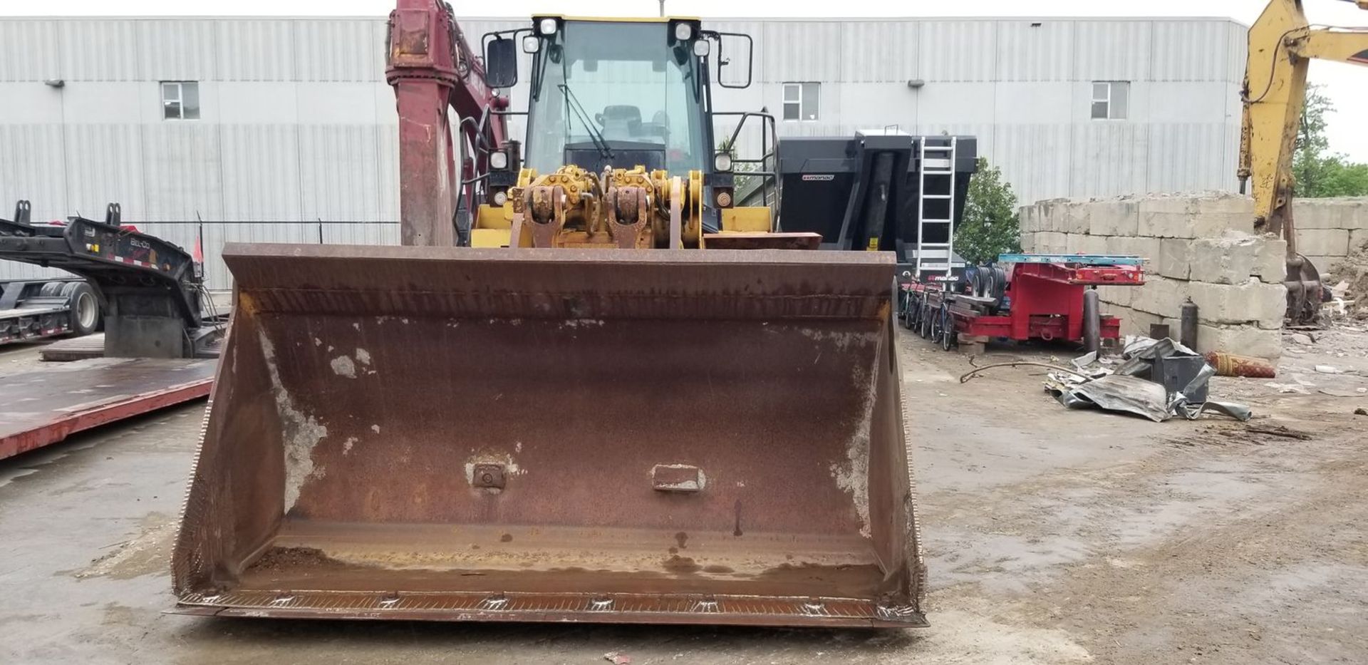 CATERPILLAR 980G ENCLOSED CAB WHEEL LOADER C/W BUCKET & SCALE, S/N 2KR01235 (1997) (38,715 HOURS) - Image 10 of 10