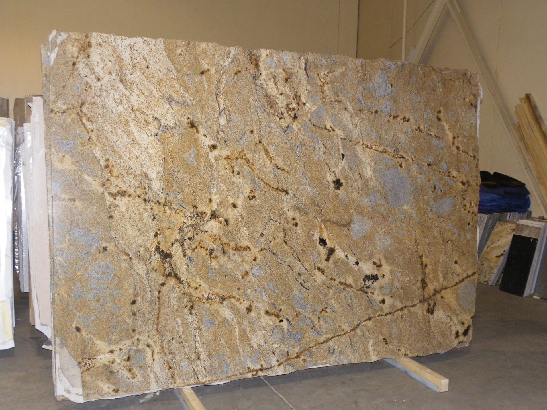 SLABS - JUPARANA SUPER CLASSICO GRANITE 75 X 110 (57.29 SQFT) 2CM - ROW A